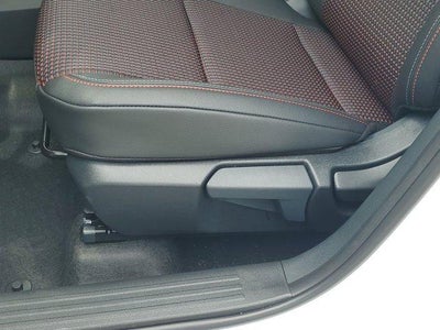 2025 Nissan Kicks SR FWD