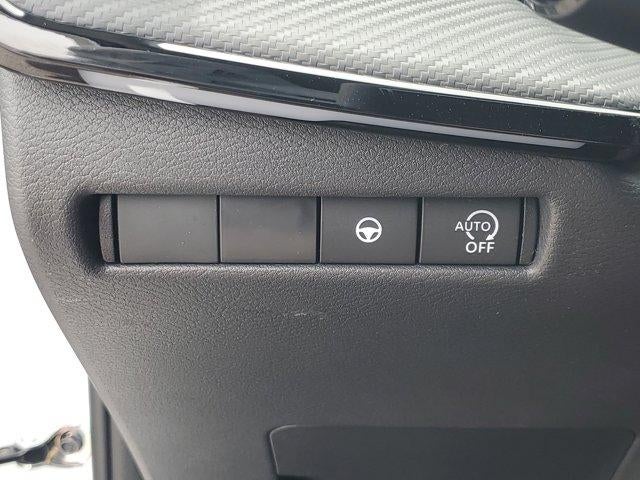 2025 Nissan Kicks SR FWD