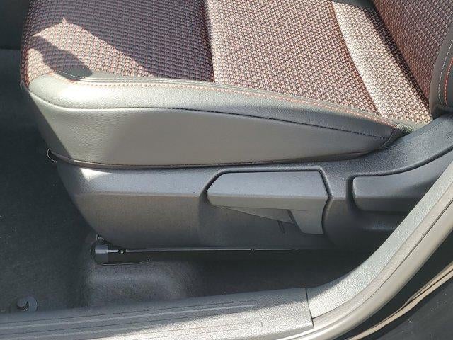 2025 Nissan Kicks SR FWD