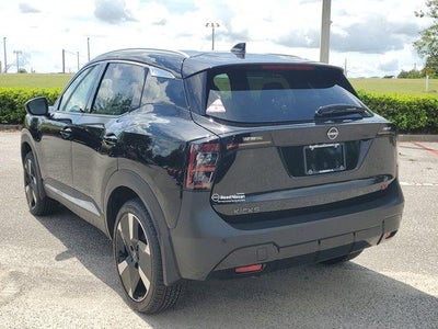 2025 Nissan Kicks SR FWD