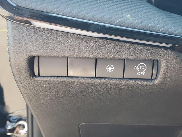 2025 Nissan Kicks SR FWD