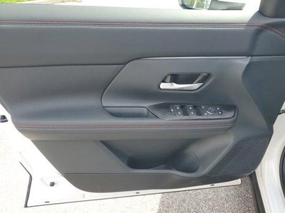 2025 Nissan Kicks SR FWD