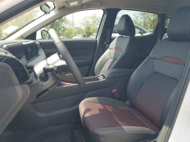 2025 Nissan Kicks SR FWD