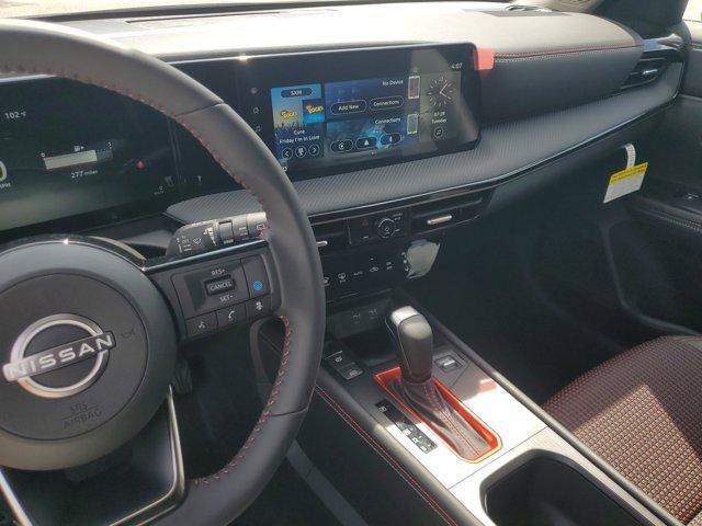 2025 Nissan Kicks SR FWD