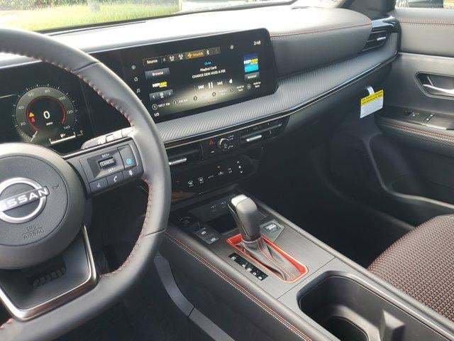 2025 Nissan Kicks SR FWD