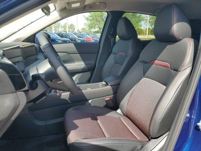 2025 Nissan Kicks SR FWD