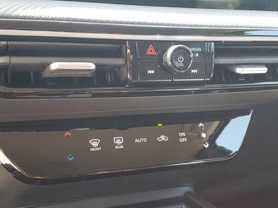 2025 Nissan Kicks SR FWD