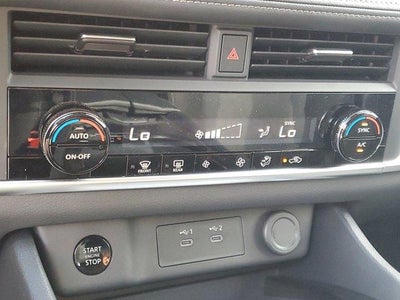 2026 Nissan Rogue FWD SV *Ltd Avail*