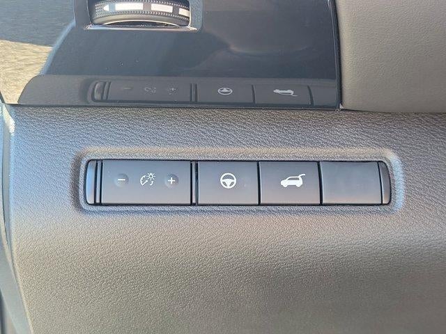 2025 Nissan Pathfinder SV 2WD