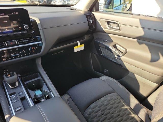 2025 Nissan Pathfinder SV 2WD