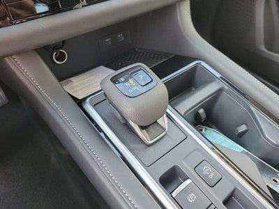 2025 Nissan Pathfinder SV 2WD