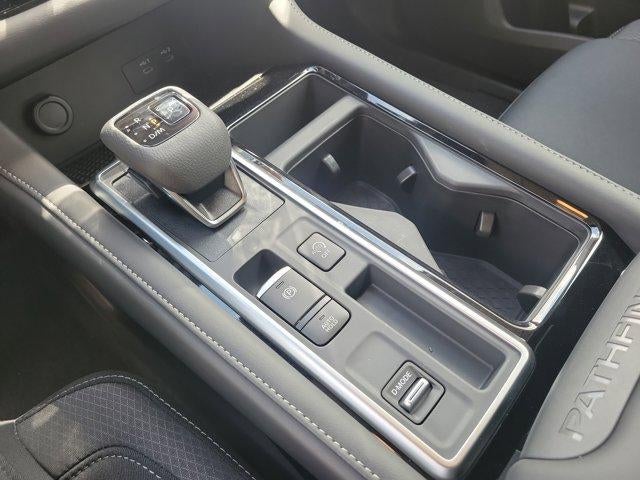 2026 Nissan Pathfinder SV 2WD