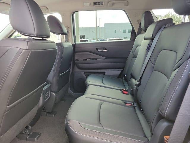 2026 Nissan Pathfinder SL 2WD