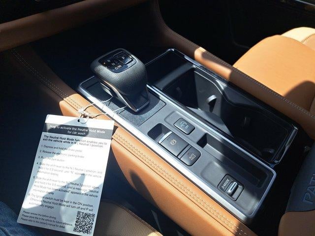 2026 Nissan Pathfinder Platinum 2WD