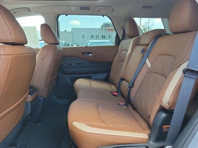 2026 Nissan Pathfinder Platinum 2WD