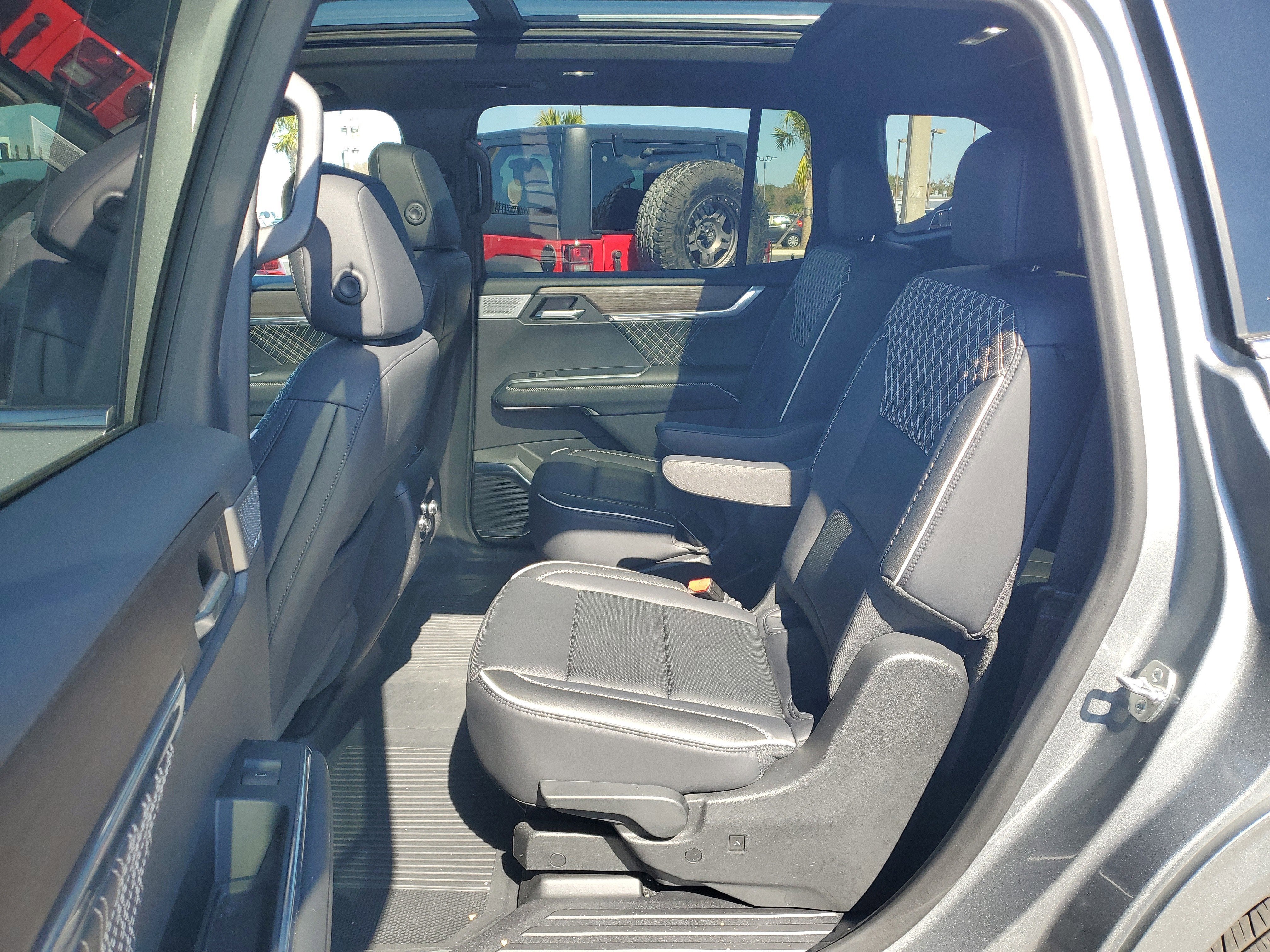 2024 GMC Acadia FWD Denali