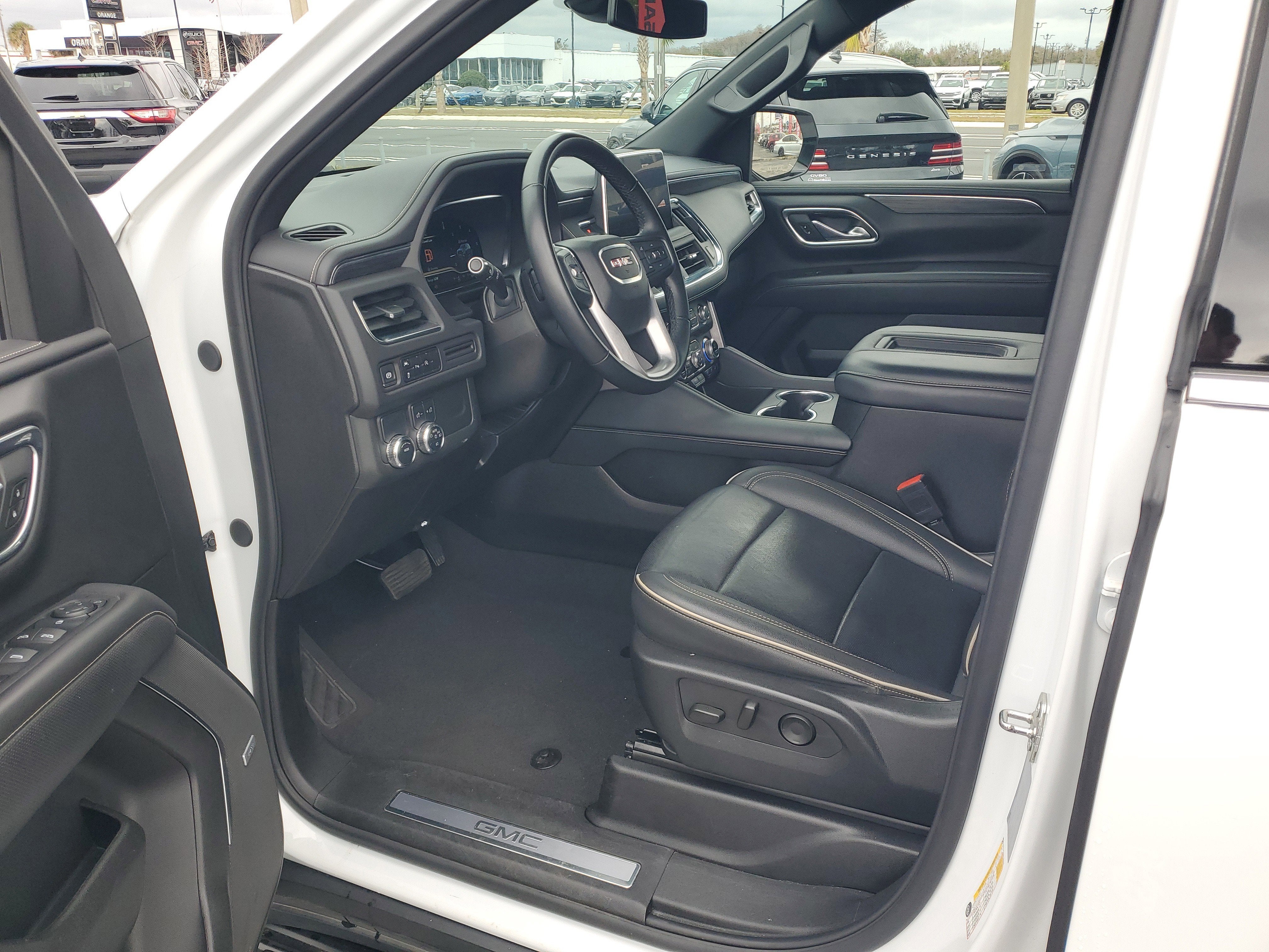 2024 GMC Yukon XL SLT