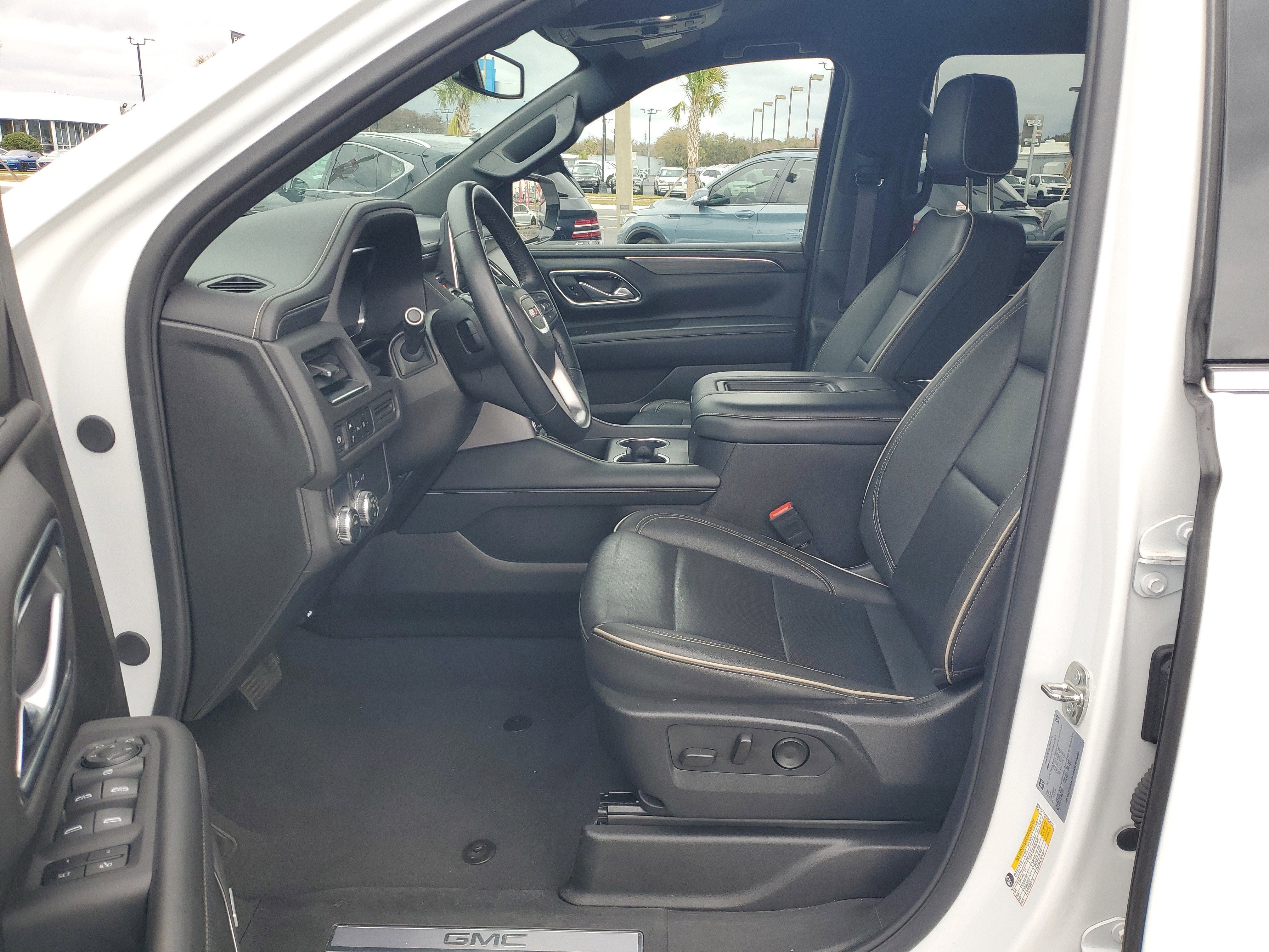 2024 GMC Yukon XL SLT