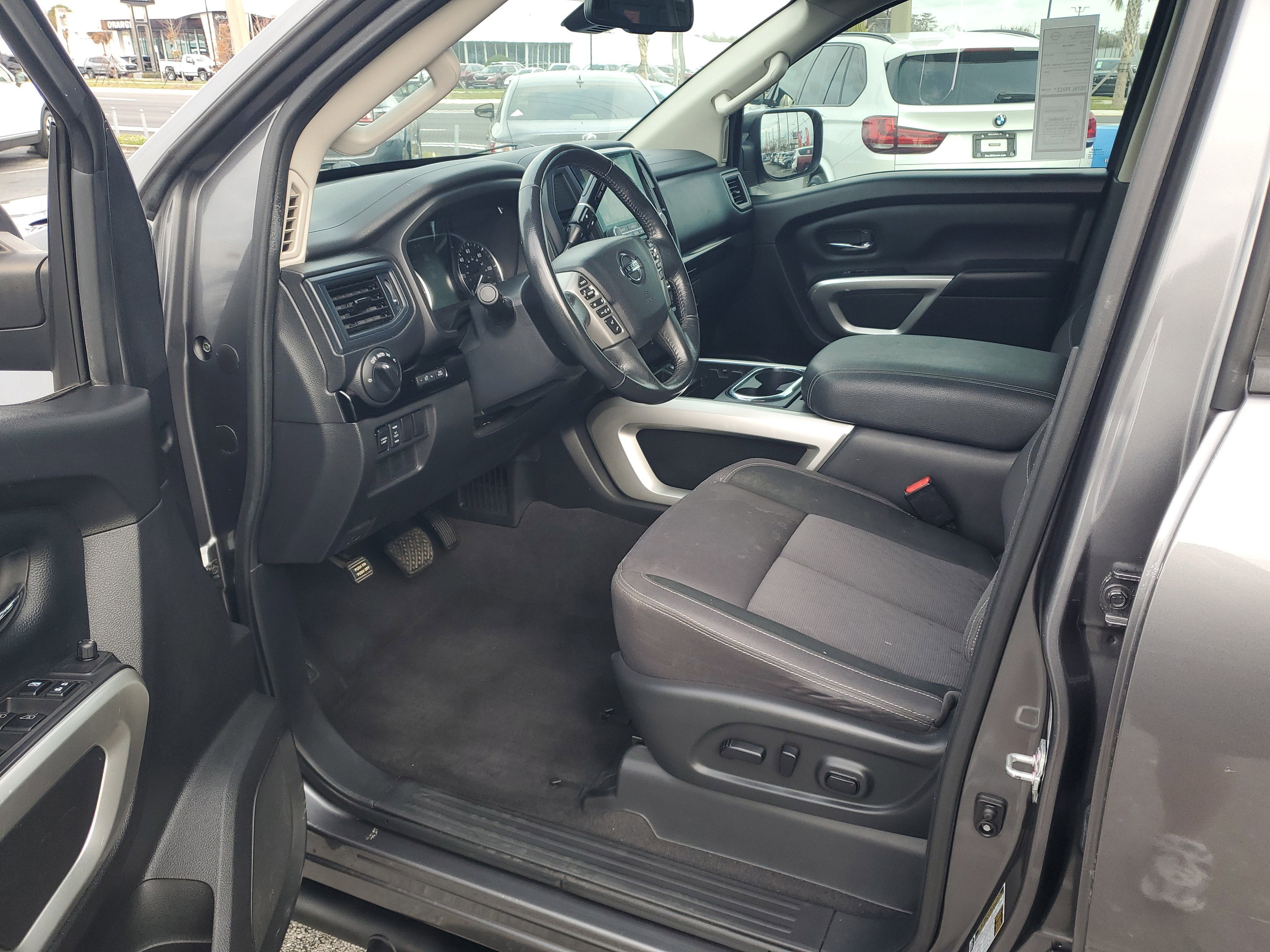 2022 Nissan Titan SV