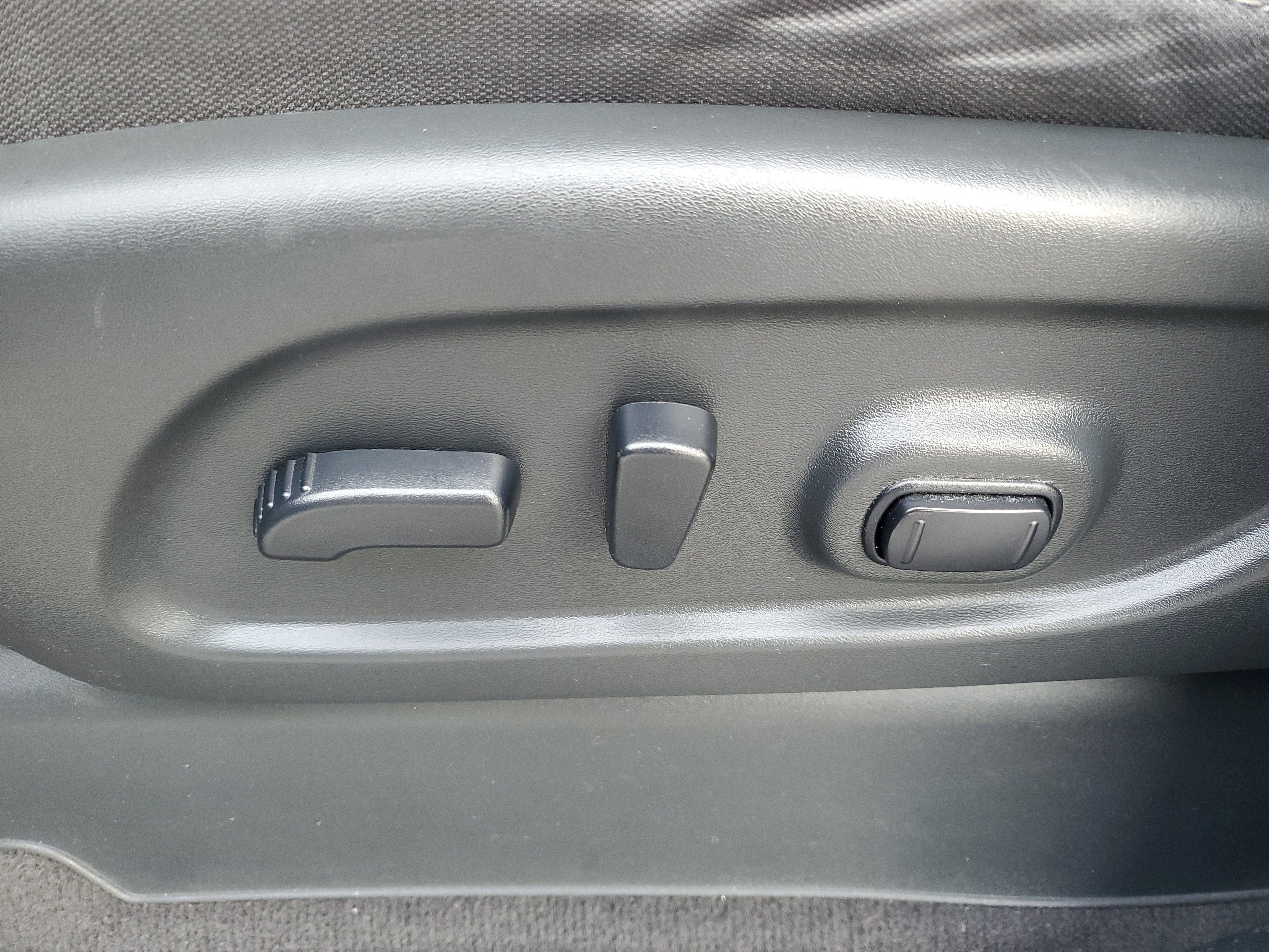 2022 Nissan Titan SV