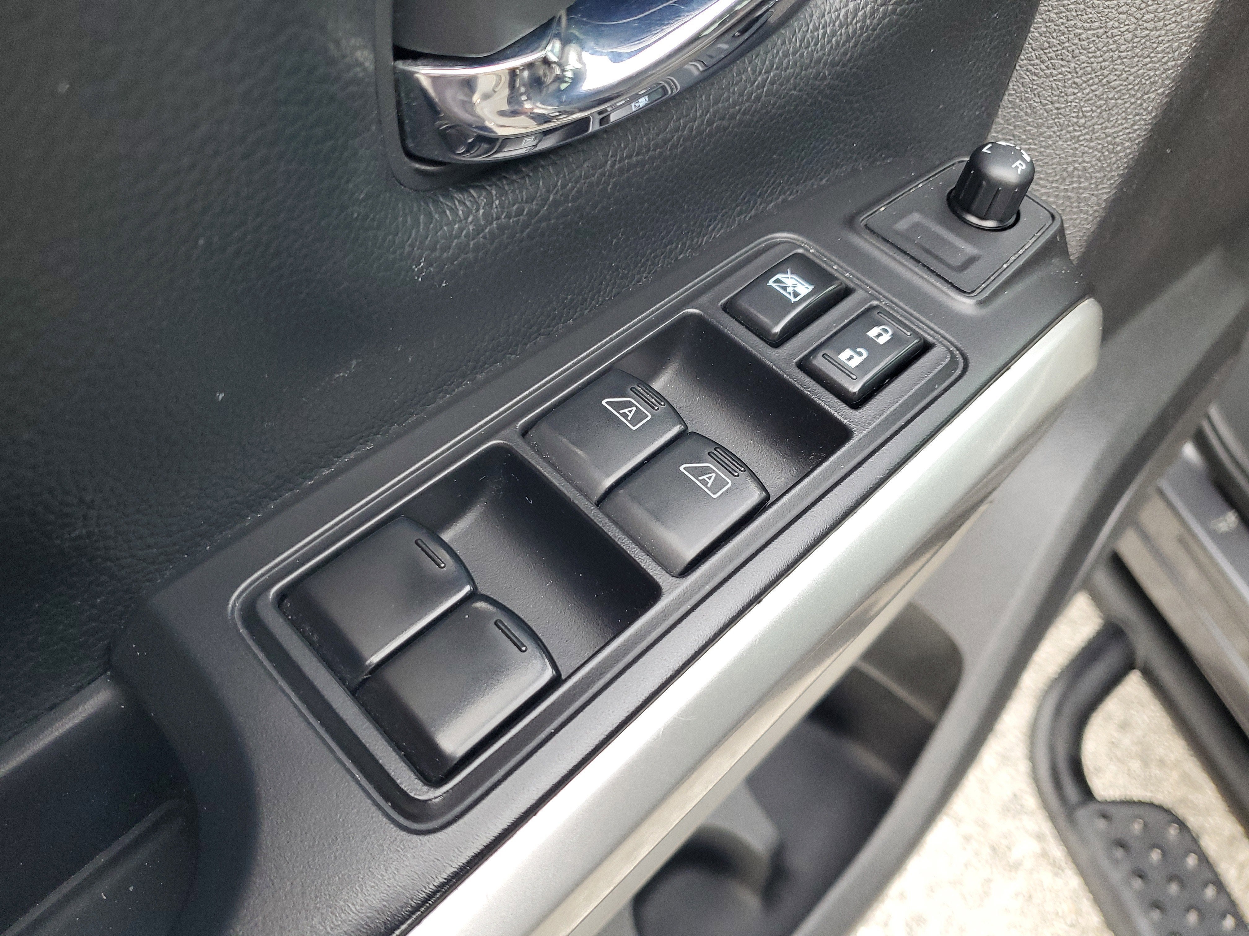 2022 Nissan Titan SV