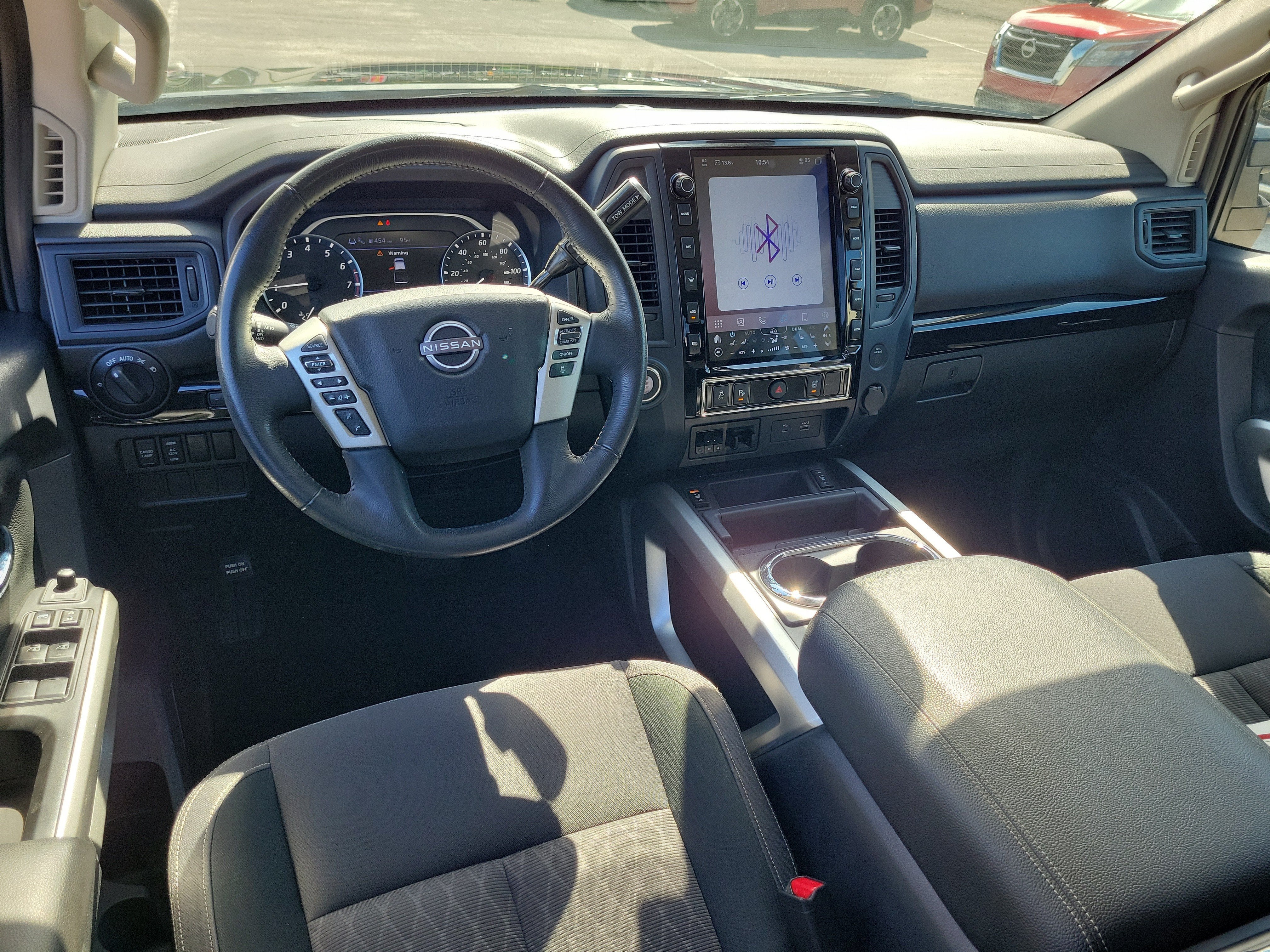 2023 Nissan Titan SV