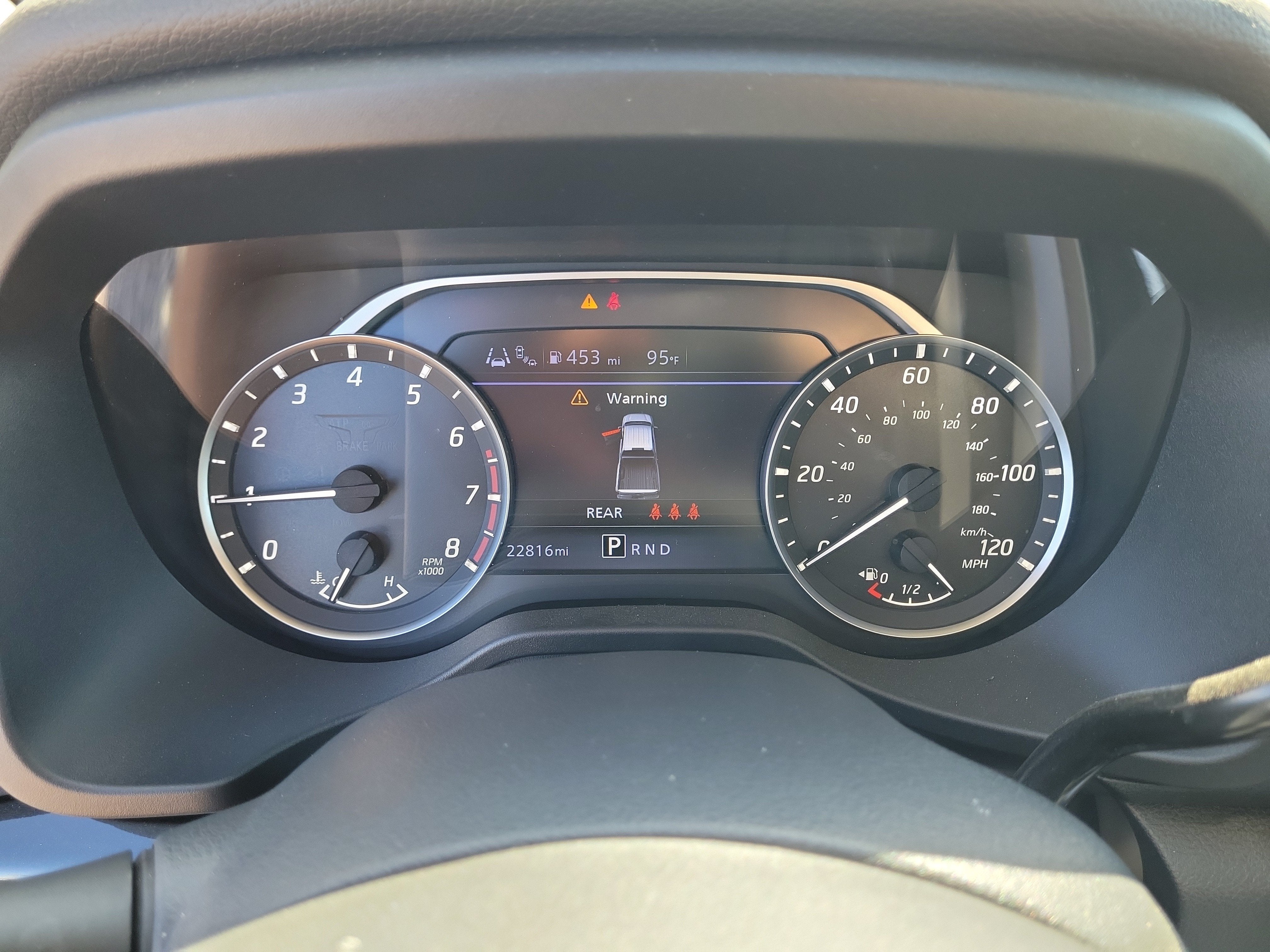 2023 Nissan Titan SV