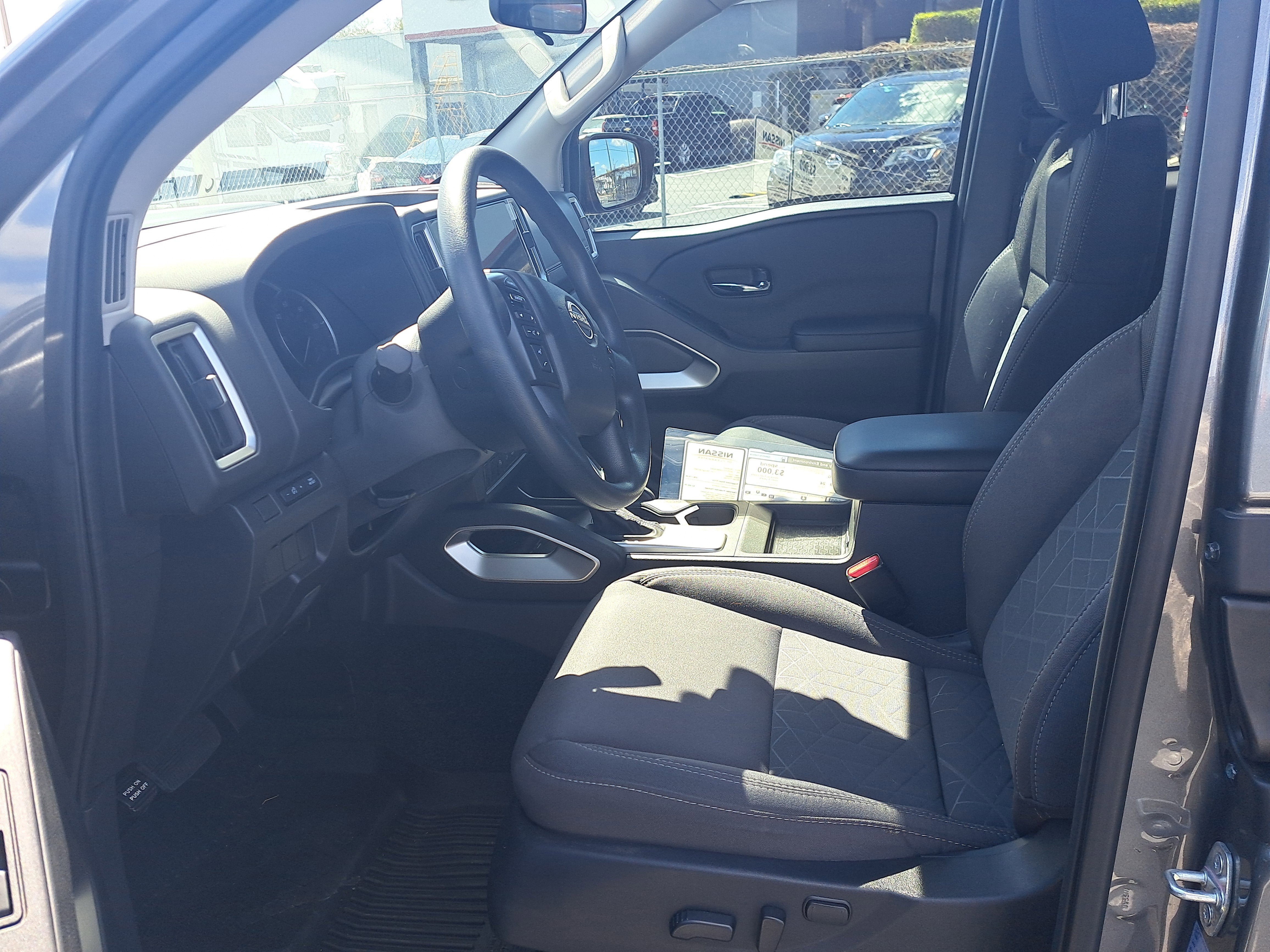 2025 Nissan Frontier SV