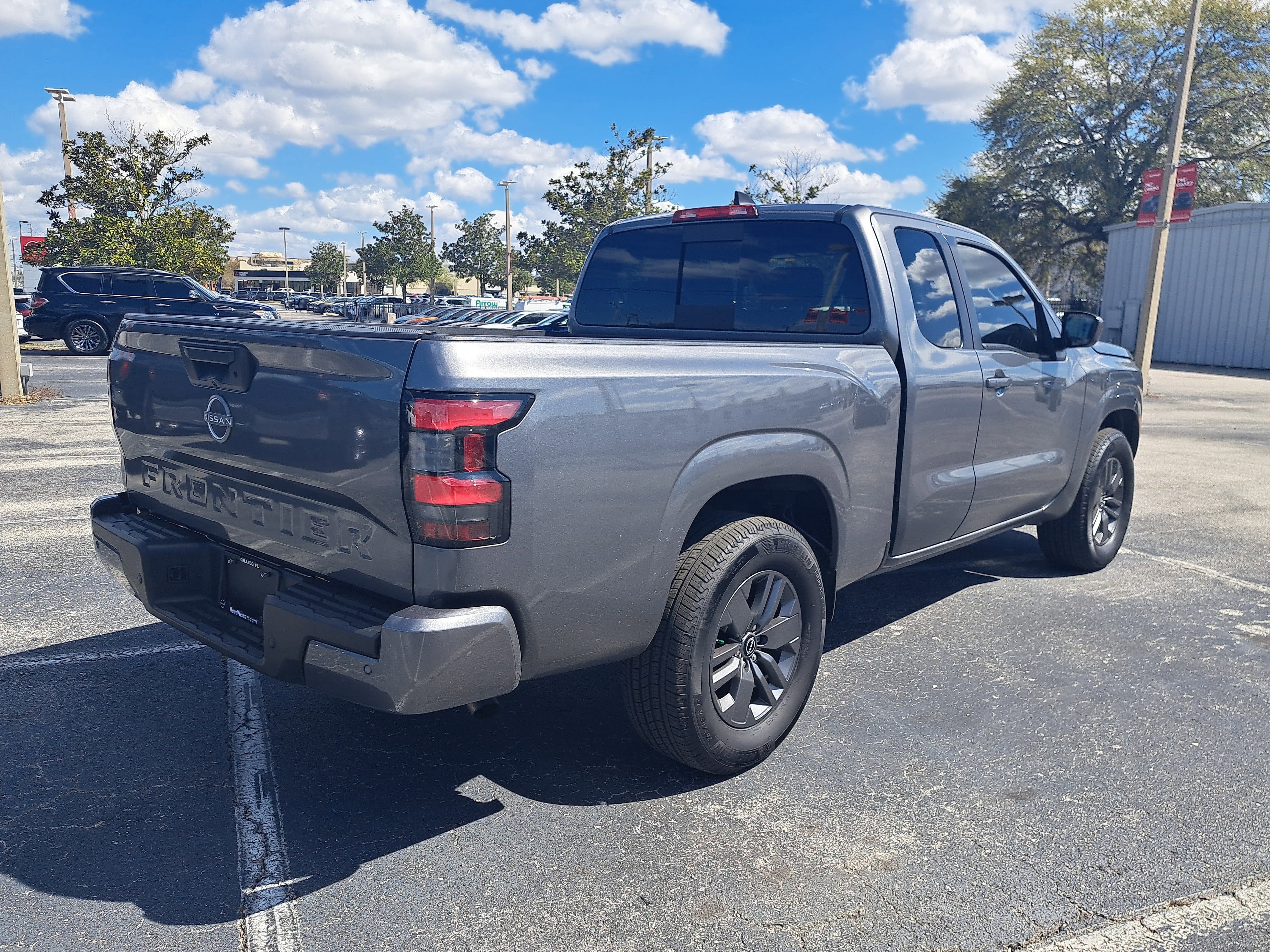 2025 Nissan Frontier SV