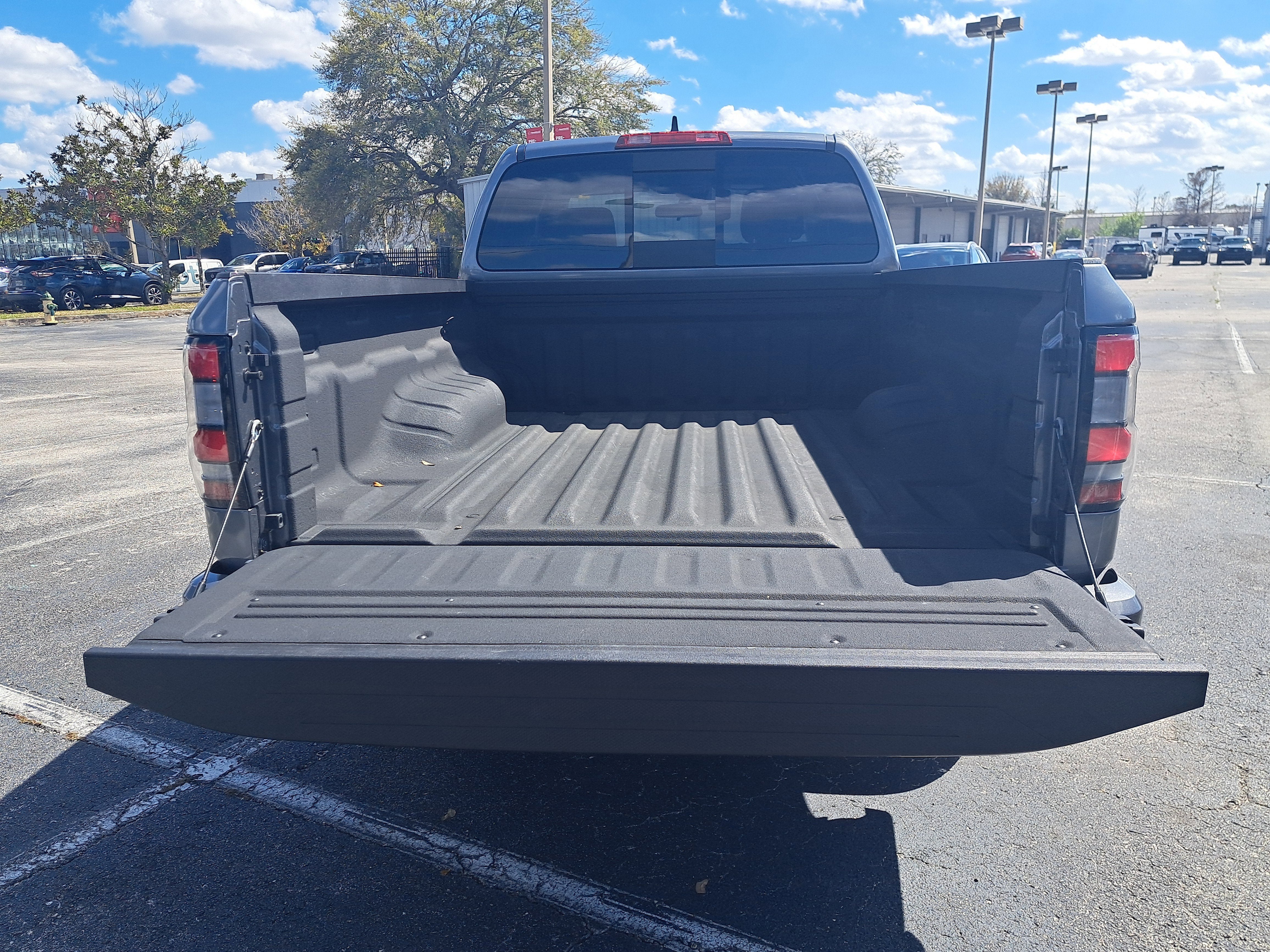 2025 Nissan Frontier SV