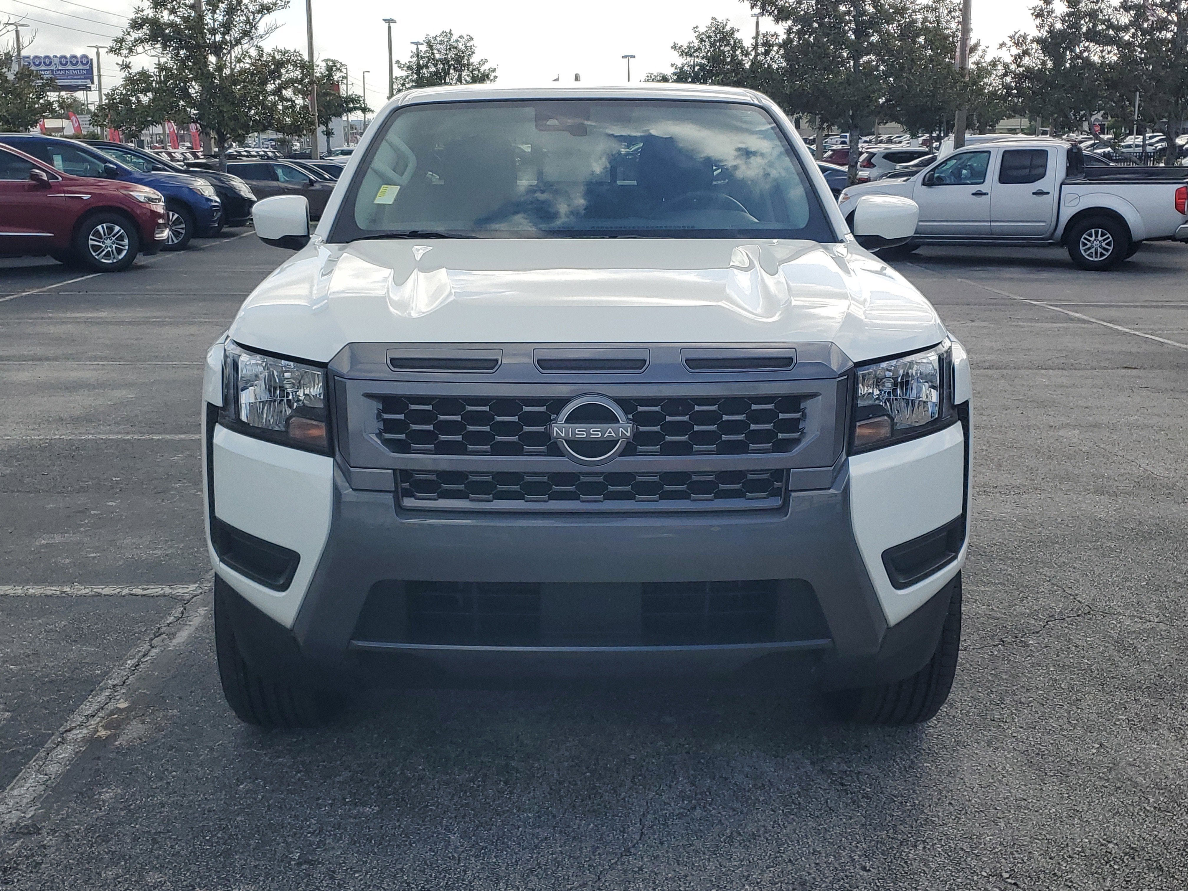 2025 Nissan Frontier SV