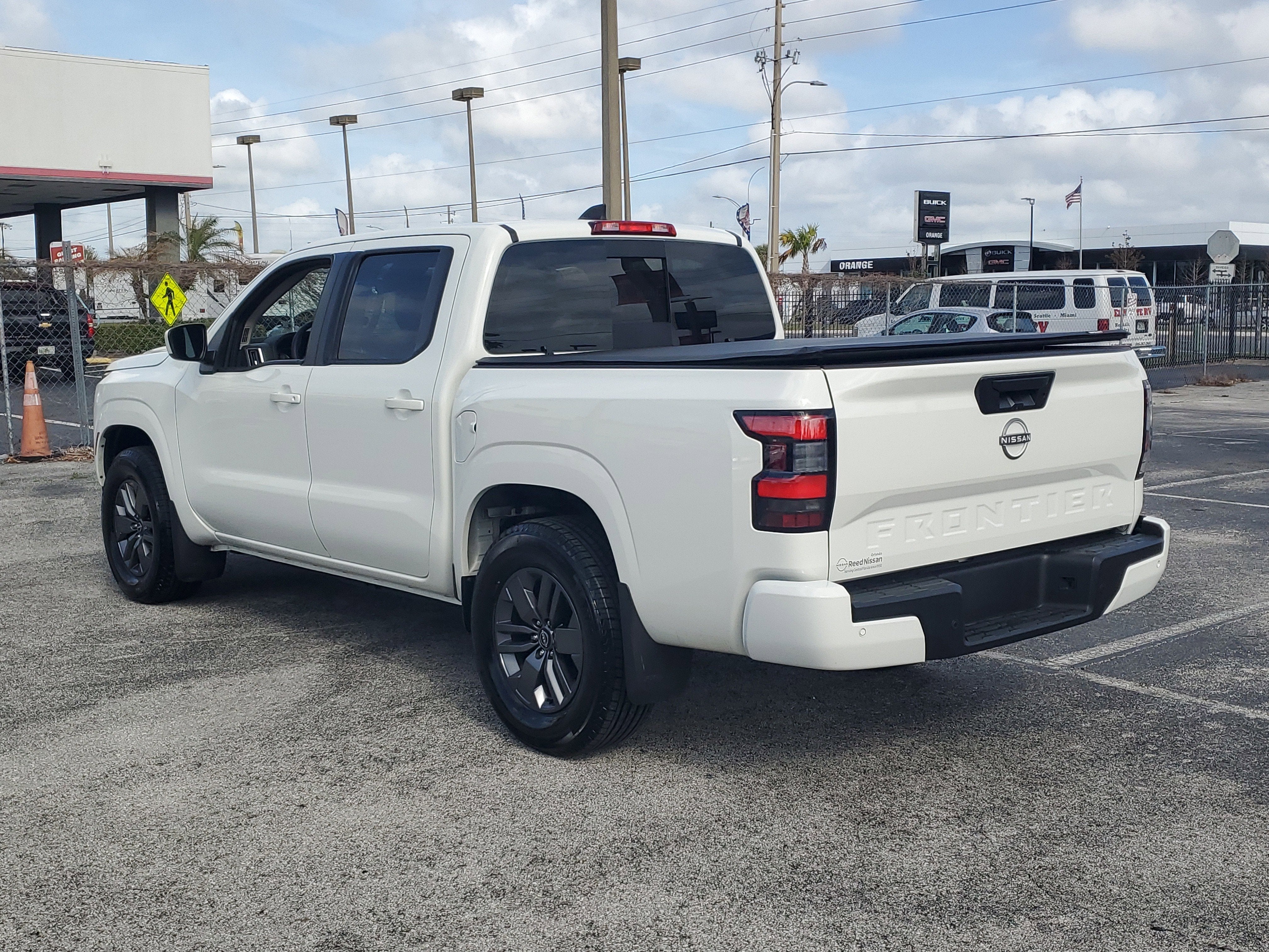 2025 Nissan Frontier SV