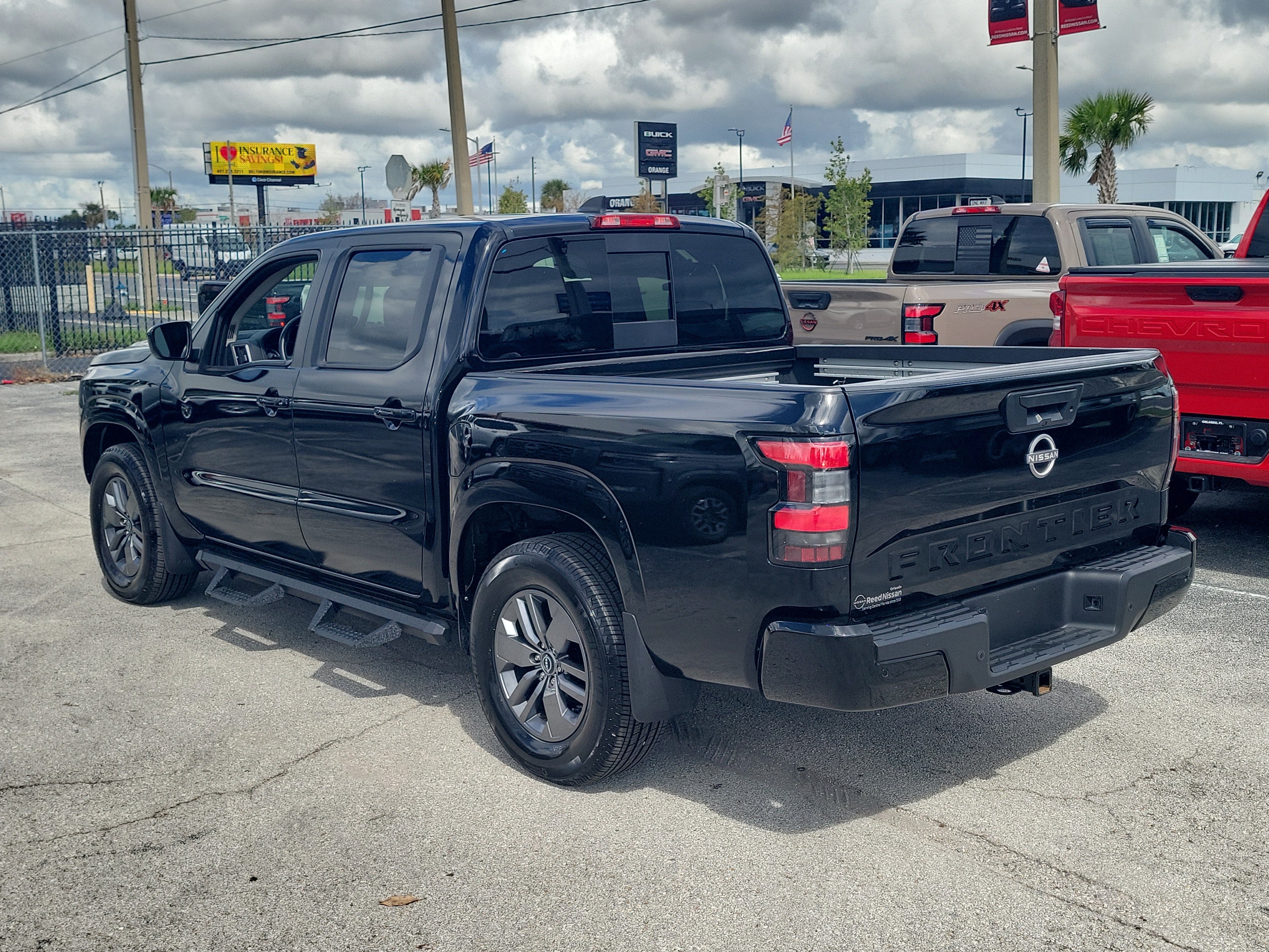 2025 Nissan Frontier SV
