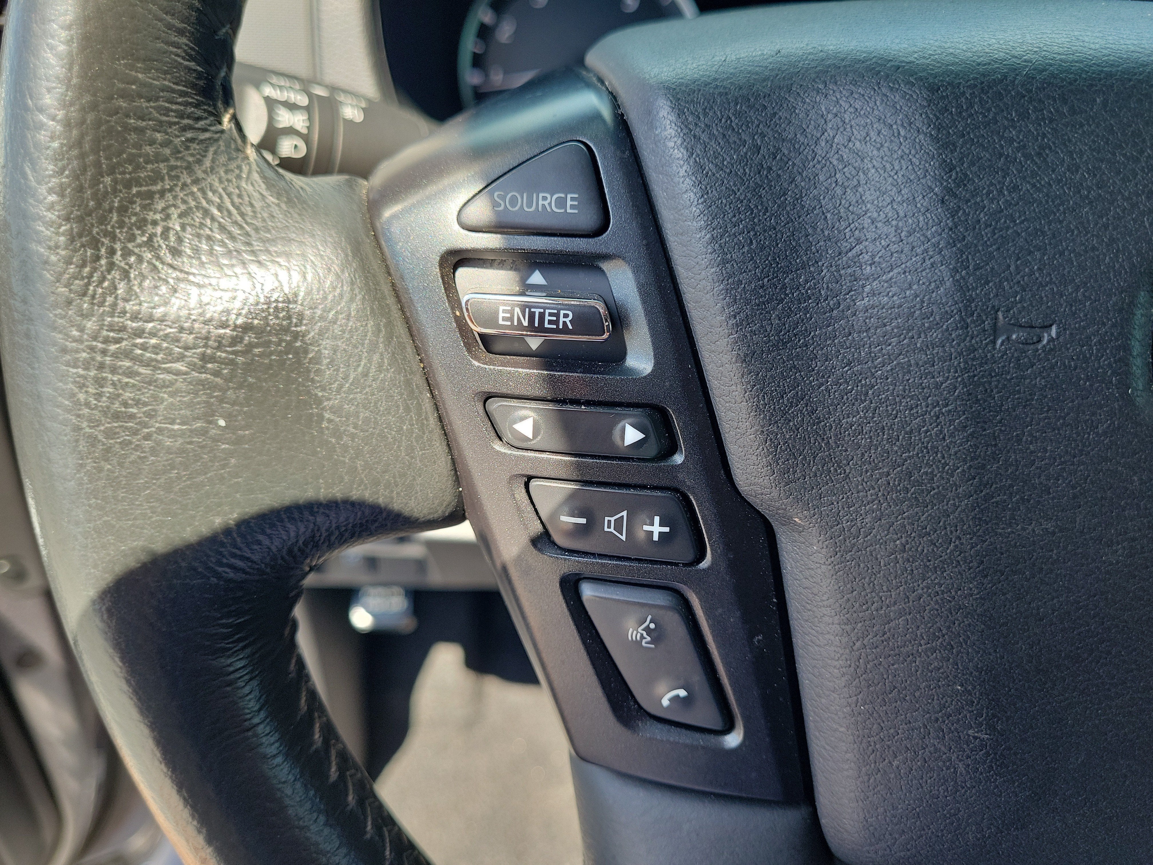 2024 Nissan Frontier SL