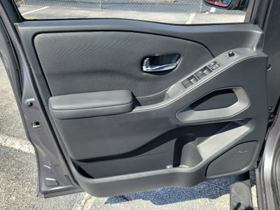 2024 Nissan Frontier SL