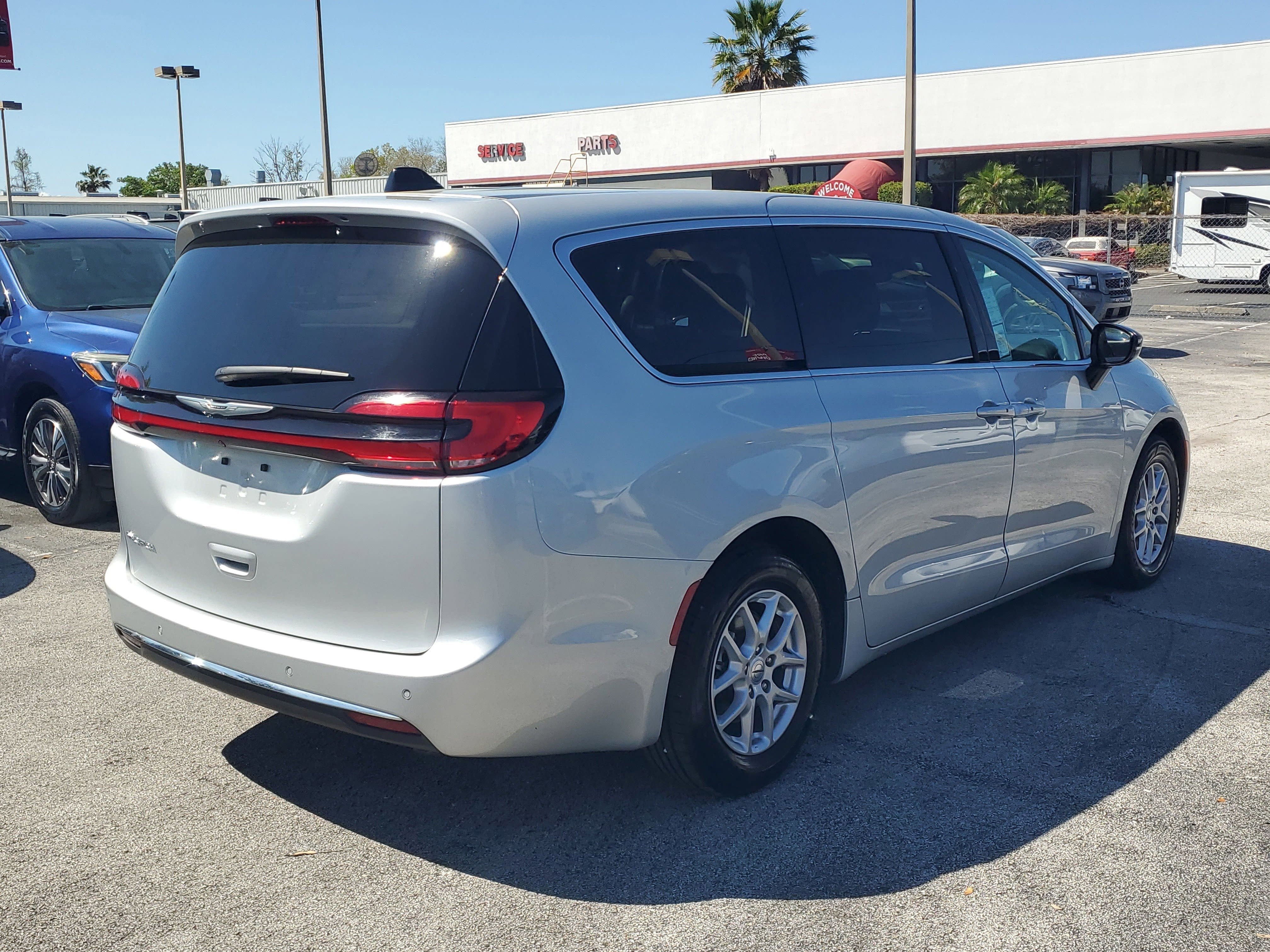 2024 Chrysler Pacifica Touring L