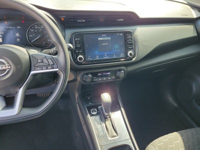 2022 Nissan Kicks SV