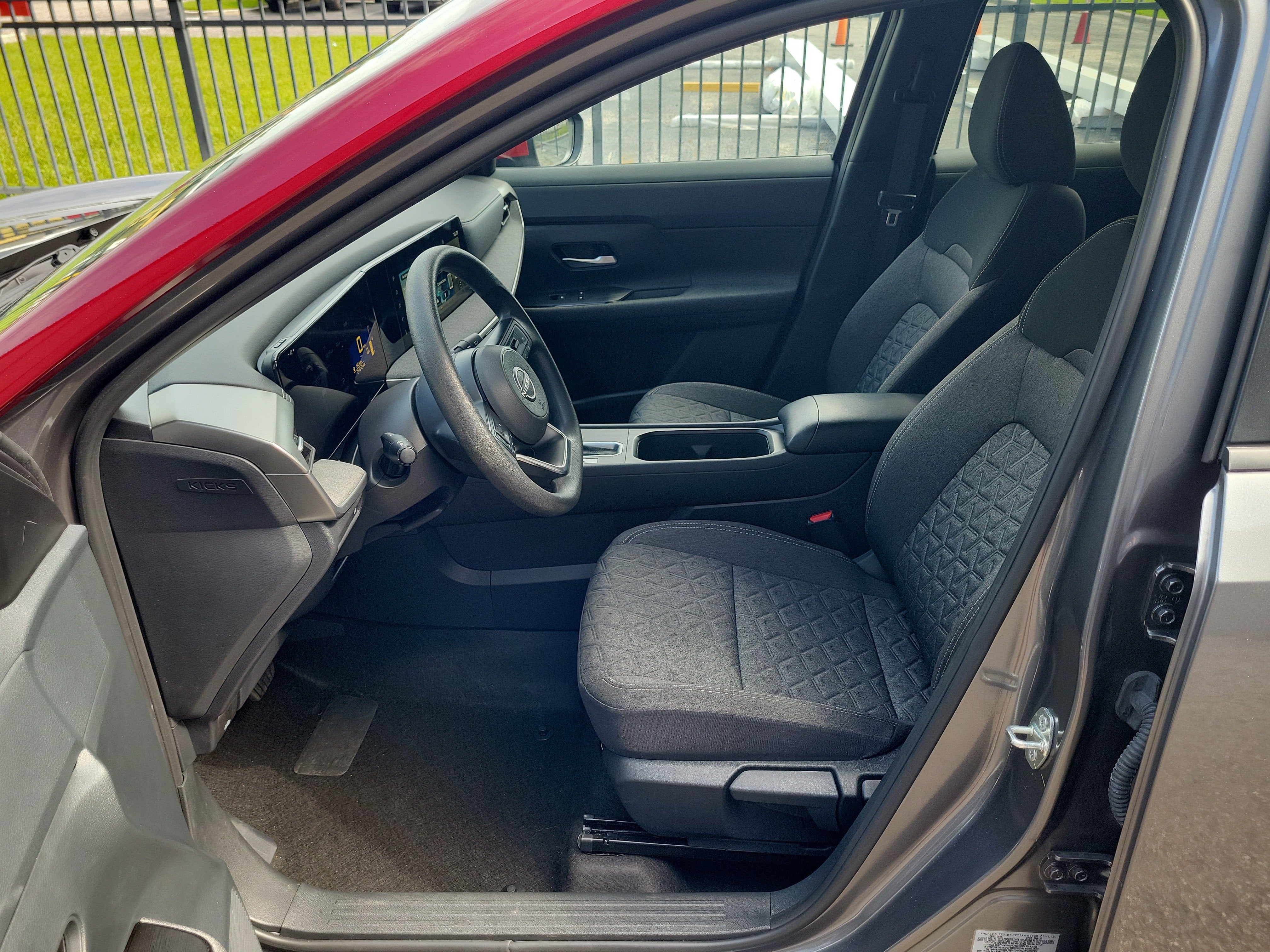 2025 Nissan Kicks SV