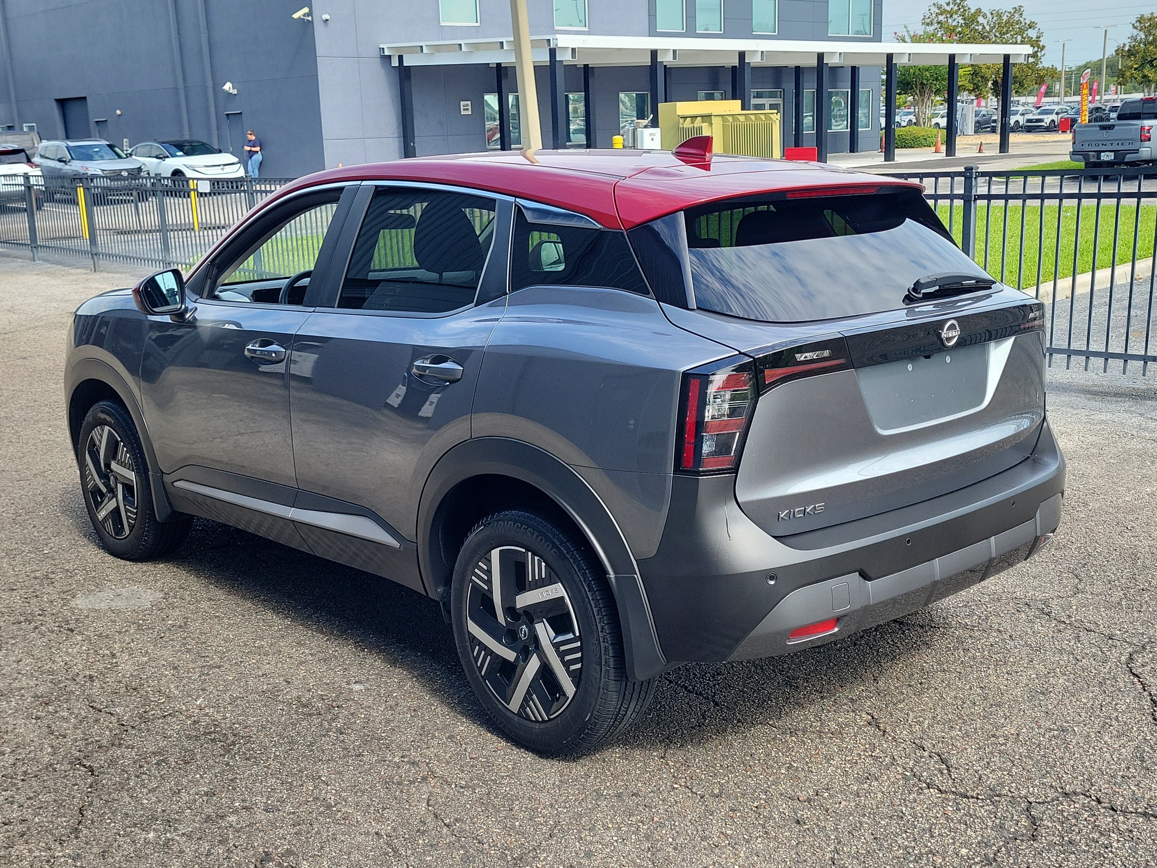 2025 Nissan Kicks SV