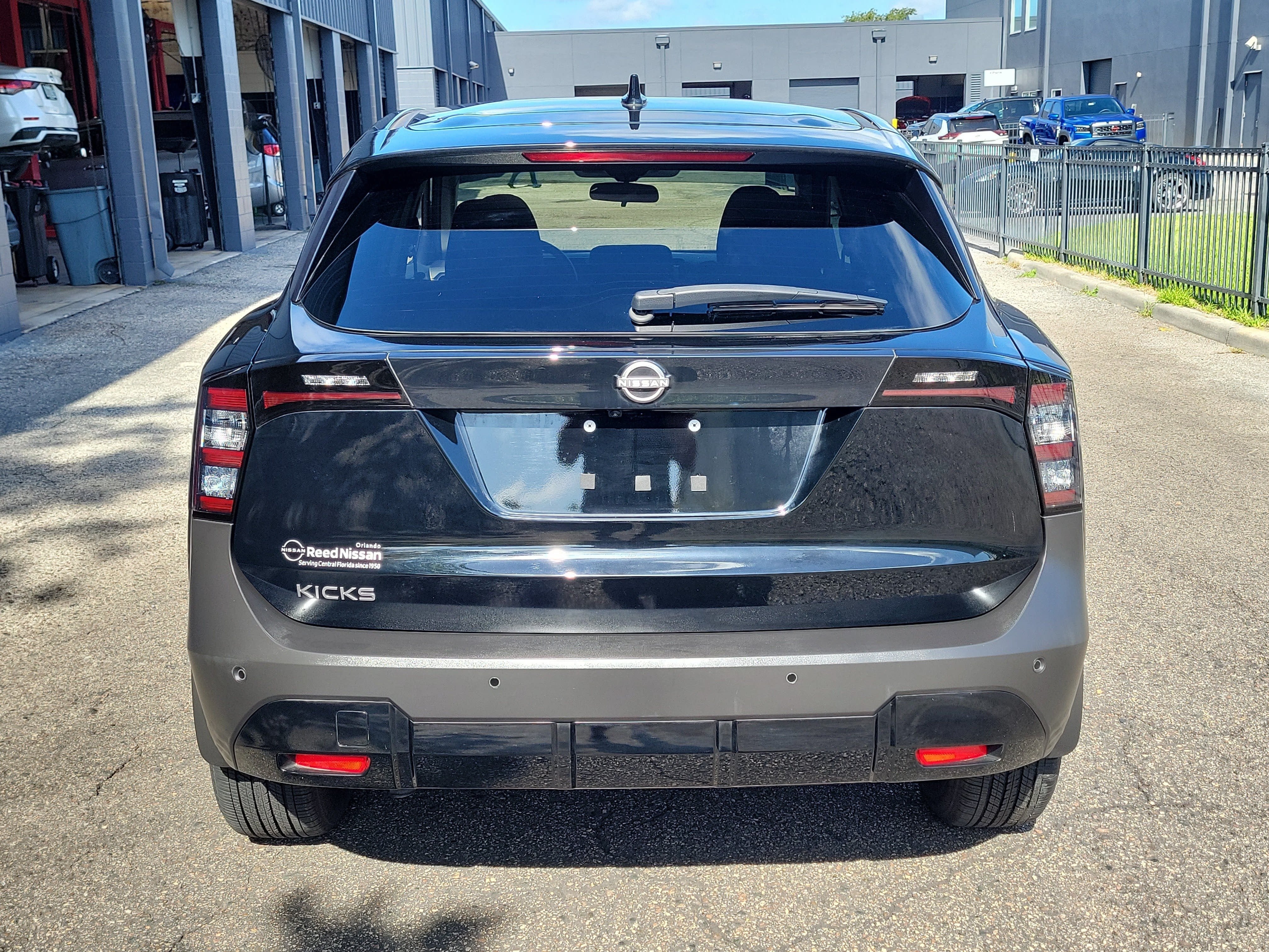 2025 Nissan Kicks SV
