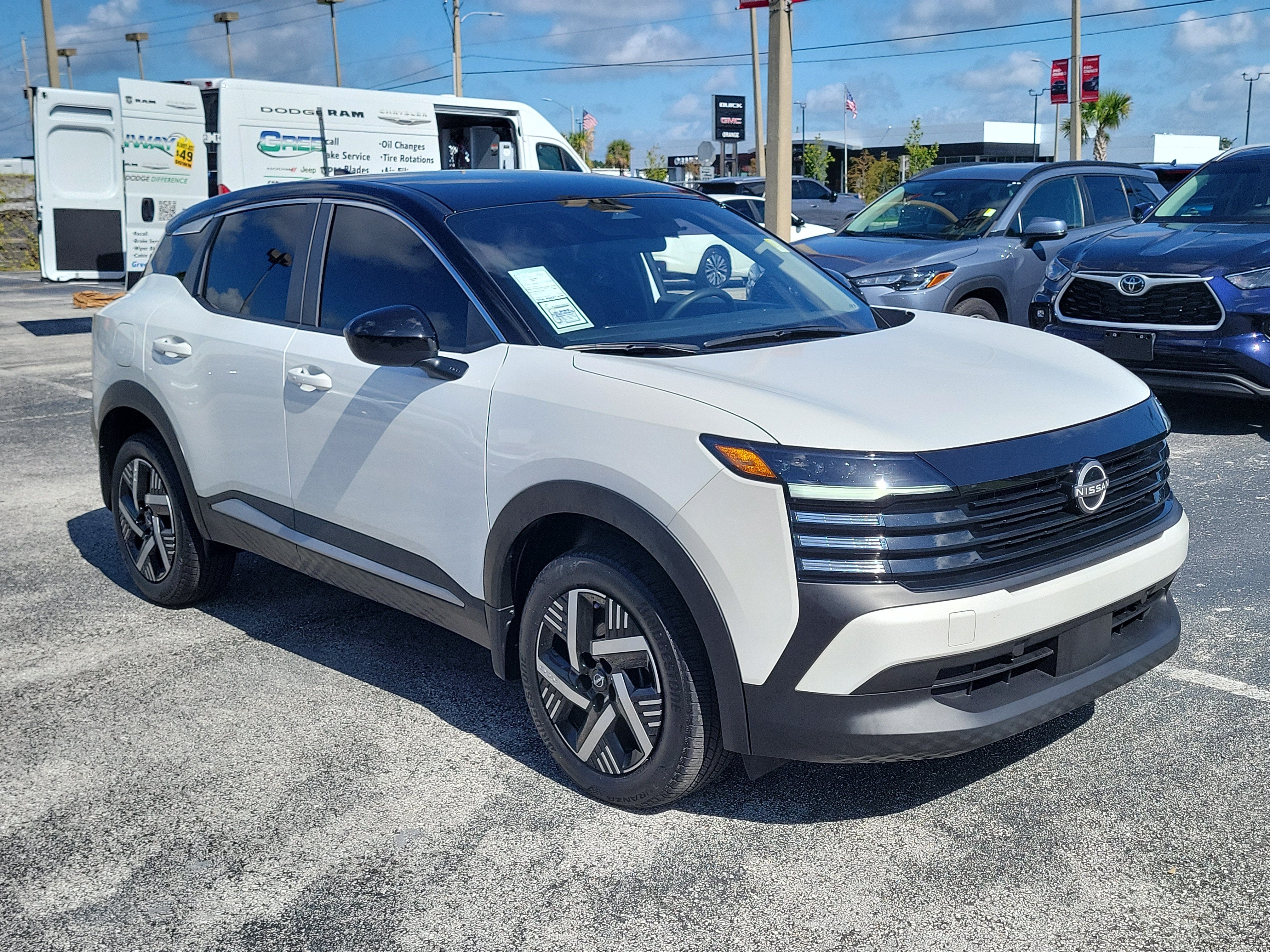 2025 Nissan Kicks SV
