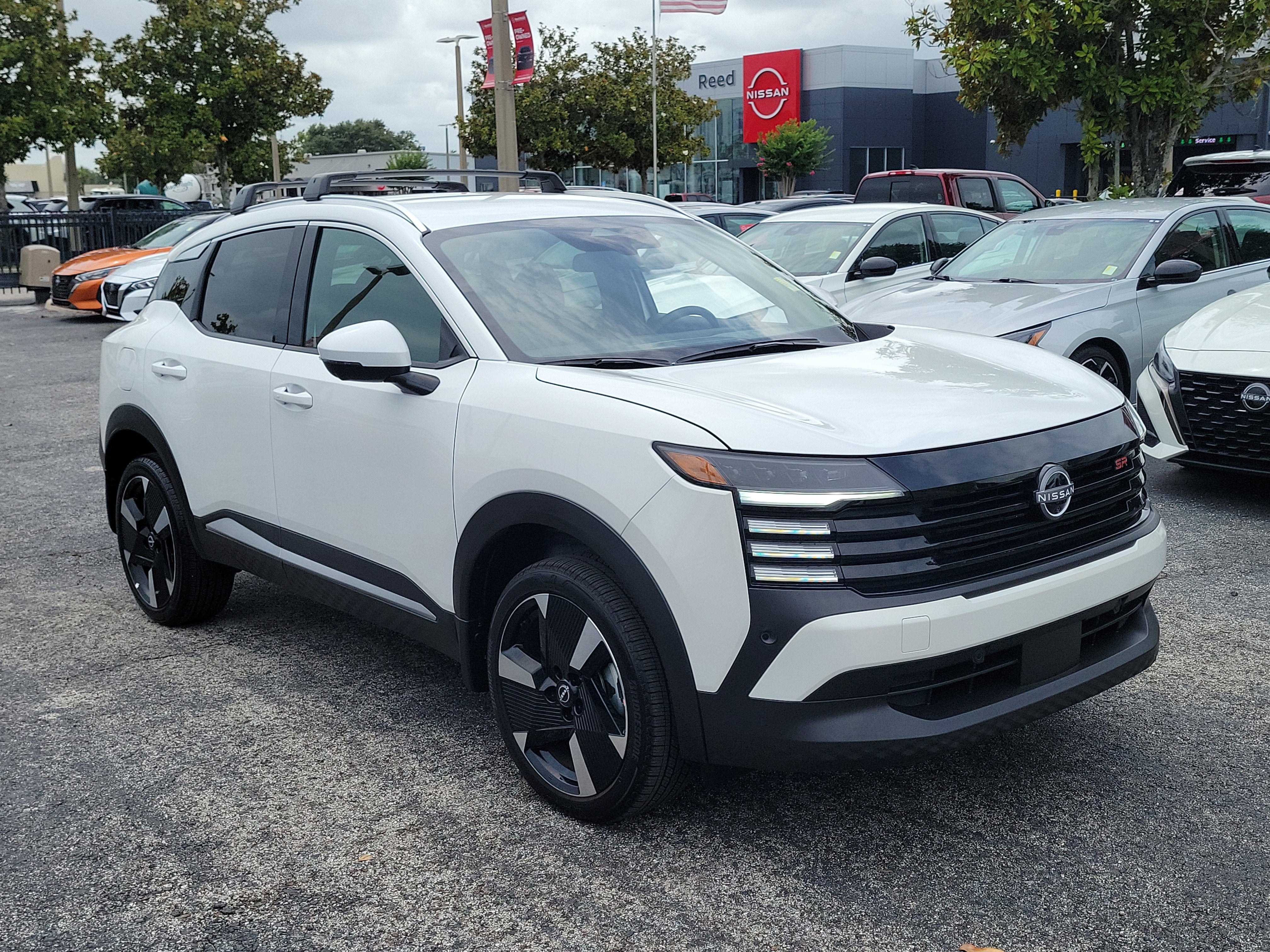 2025 Nissan Kicks SR