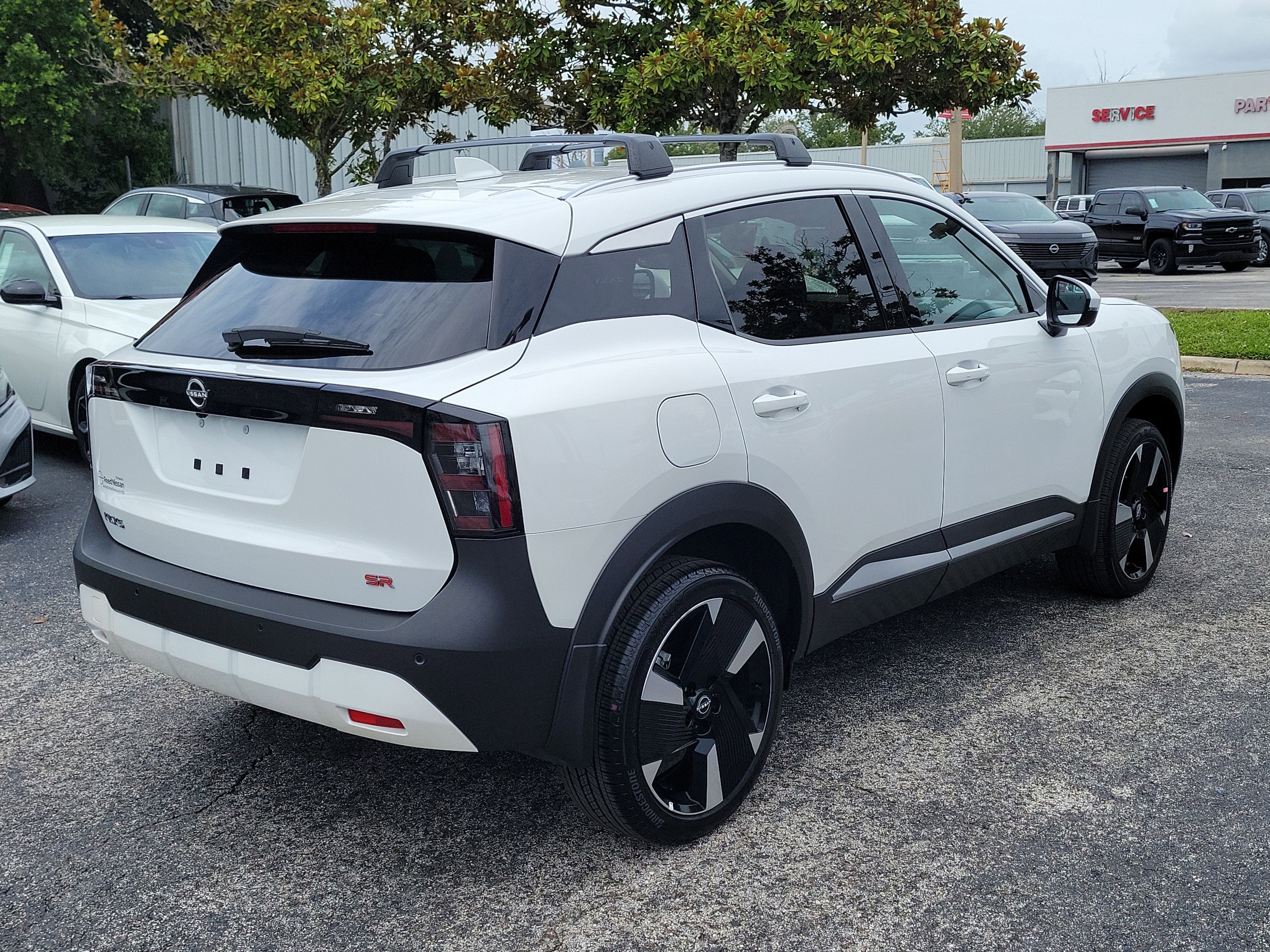2025 Nissan Kicks SR