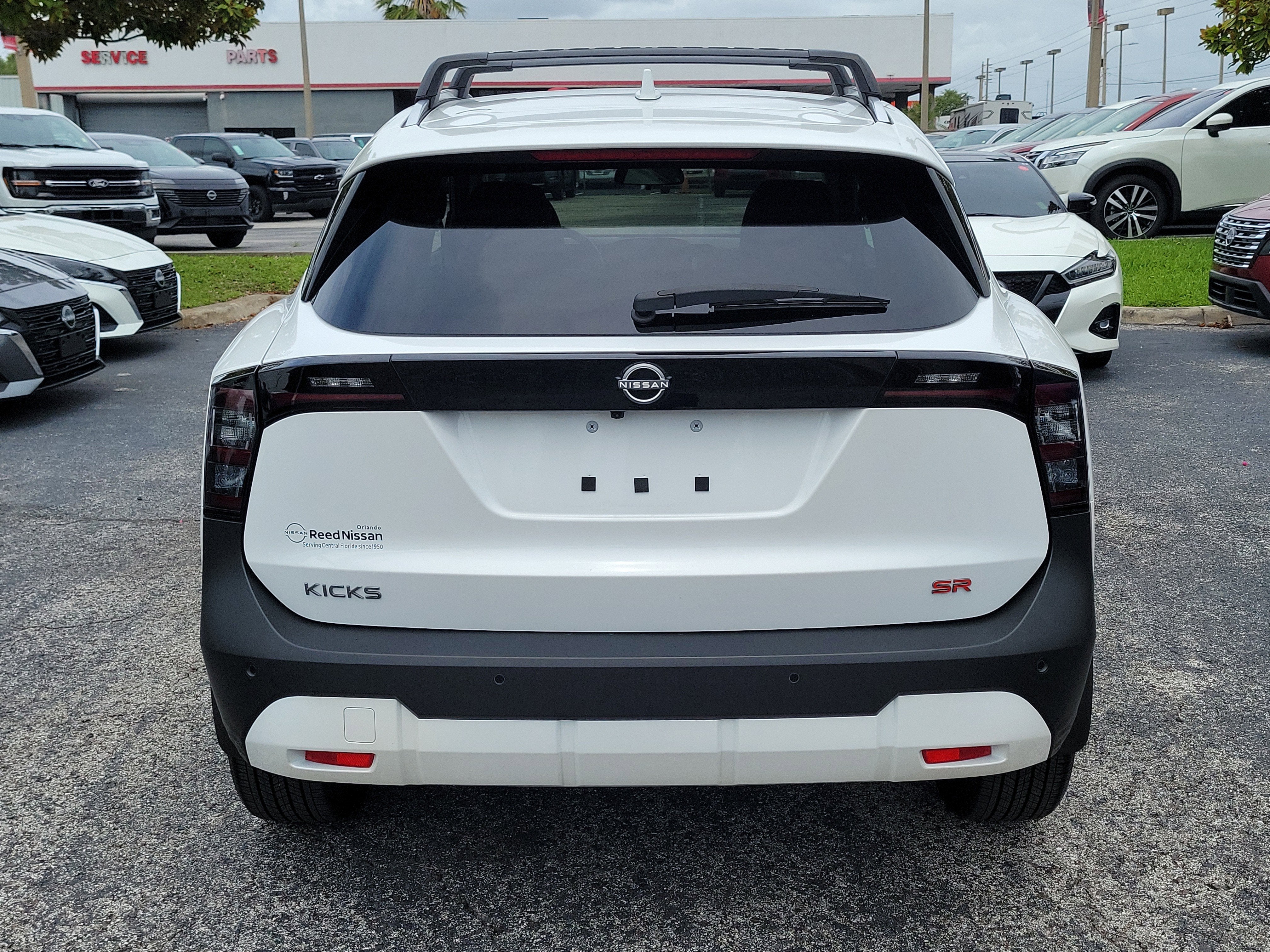 2025 Nissan Kicks SR