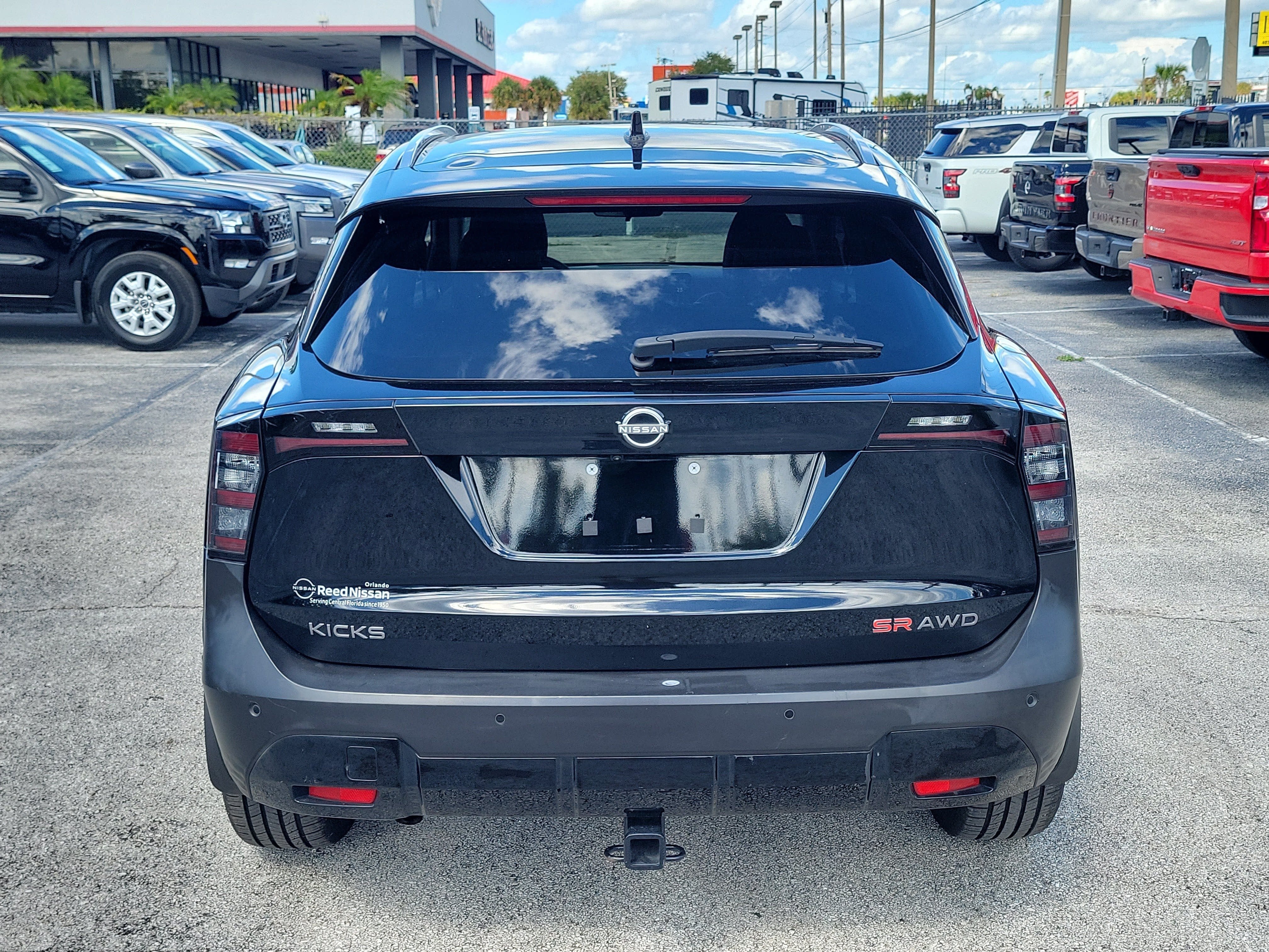 2025 Nissan Kicks SR