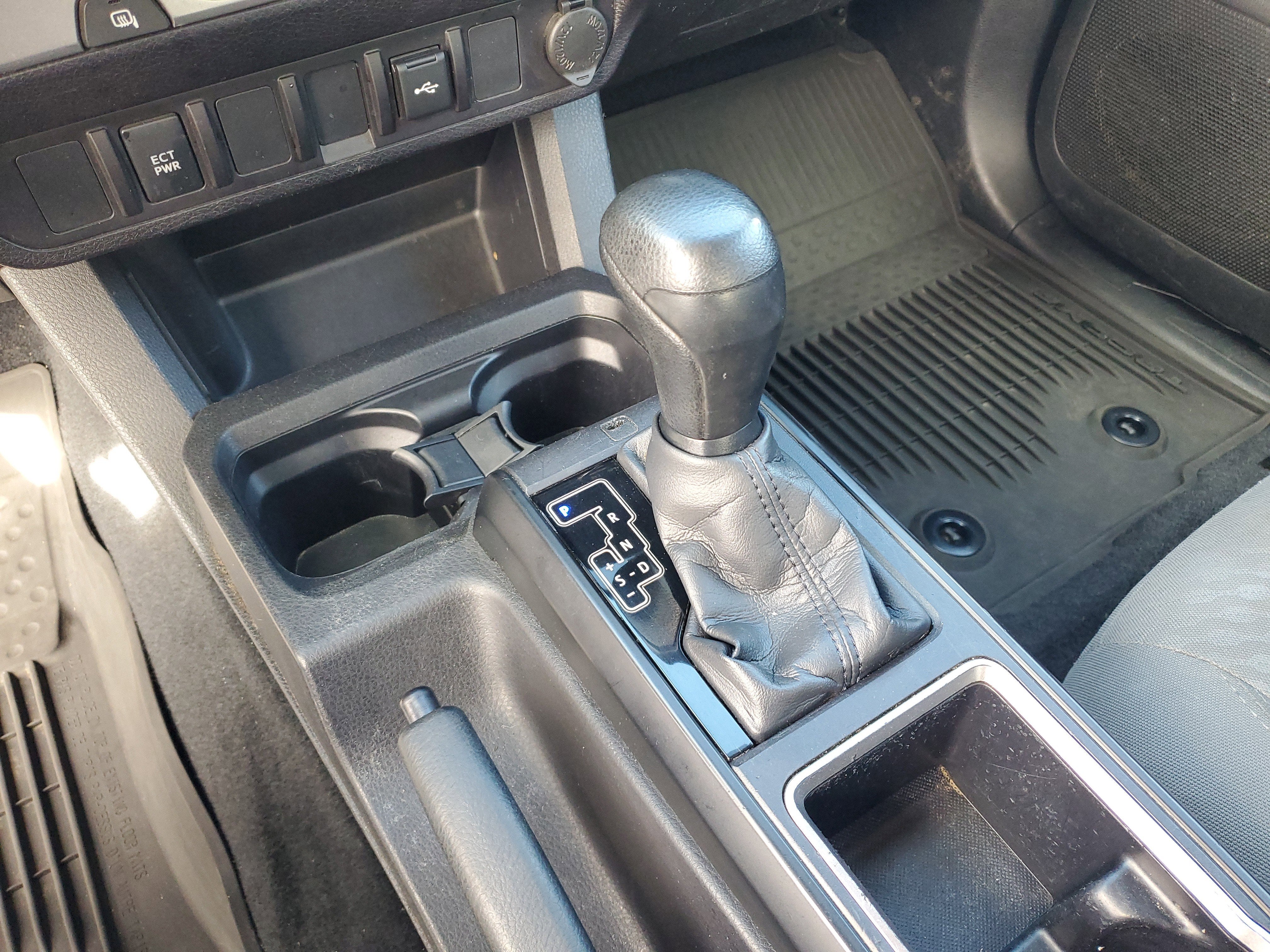 2022 Toyota Tacoma 2WD SR