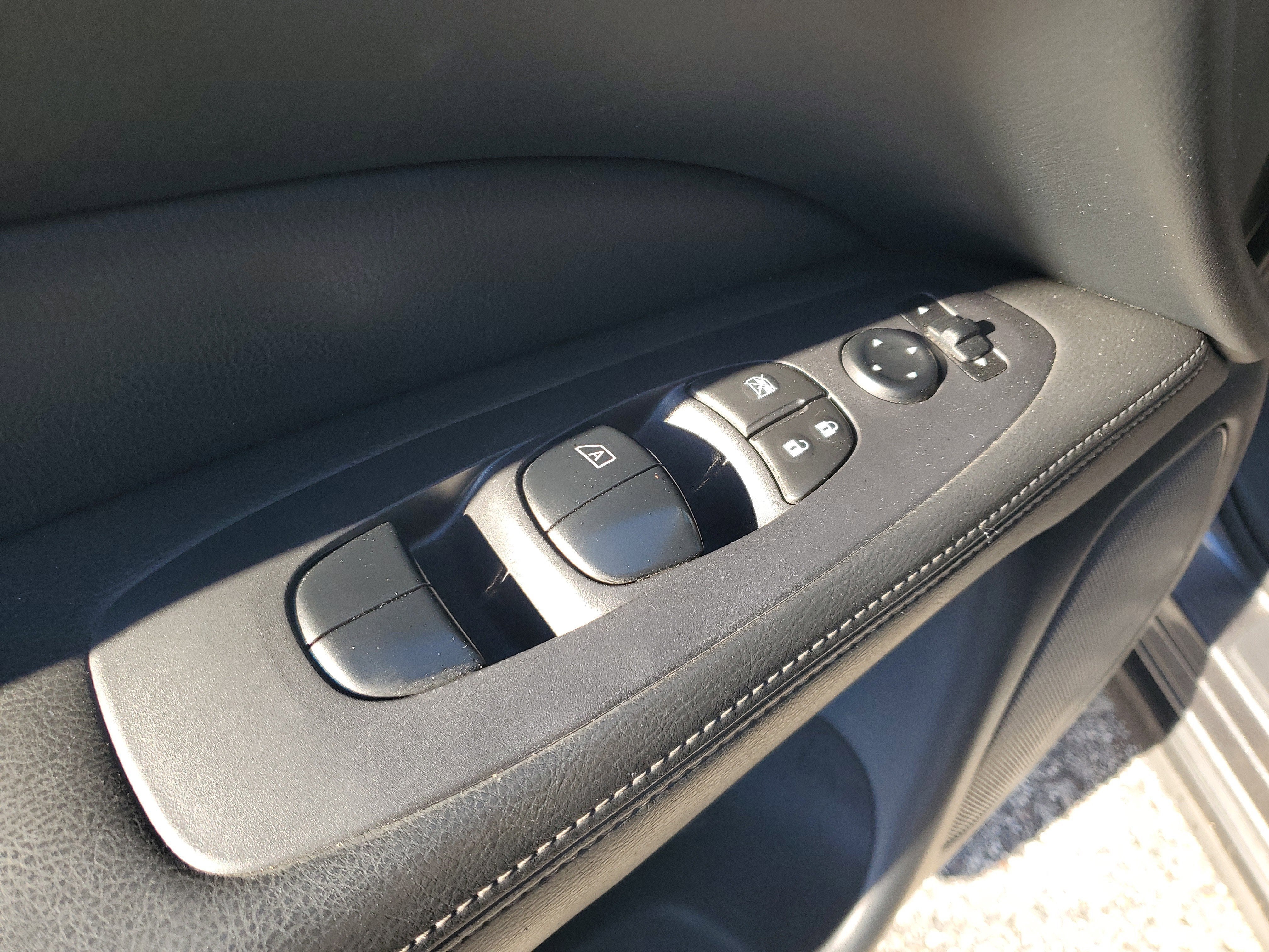 2020 Nissan Pathfinder S