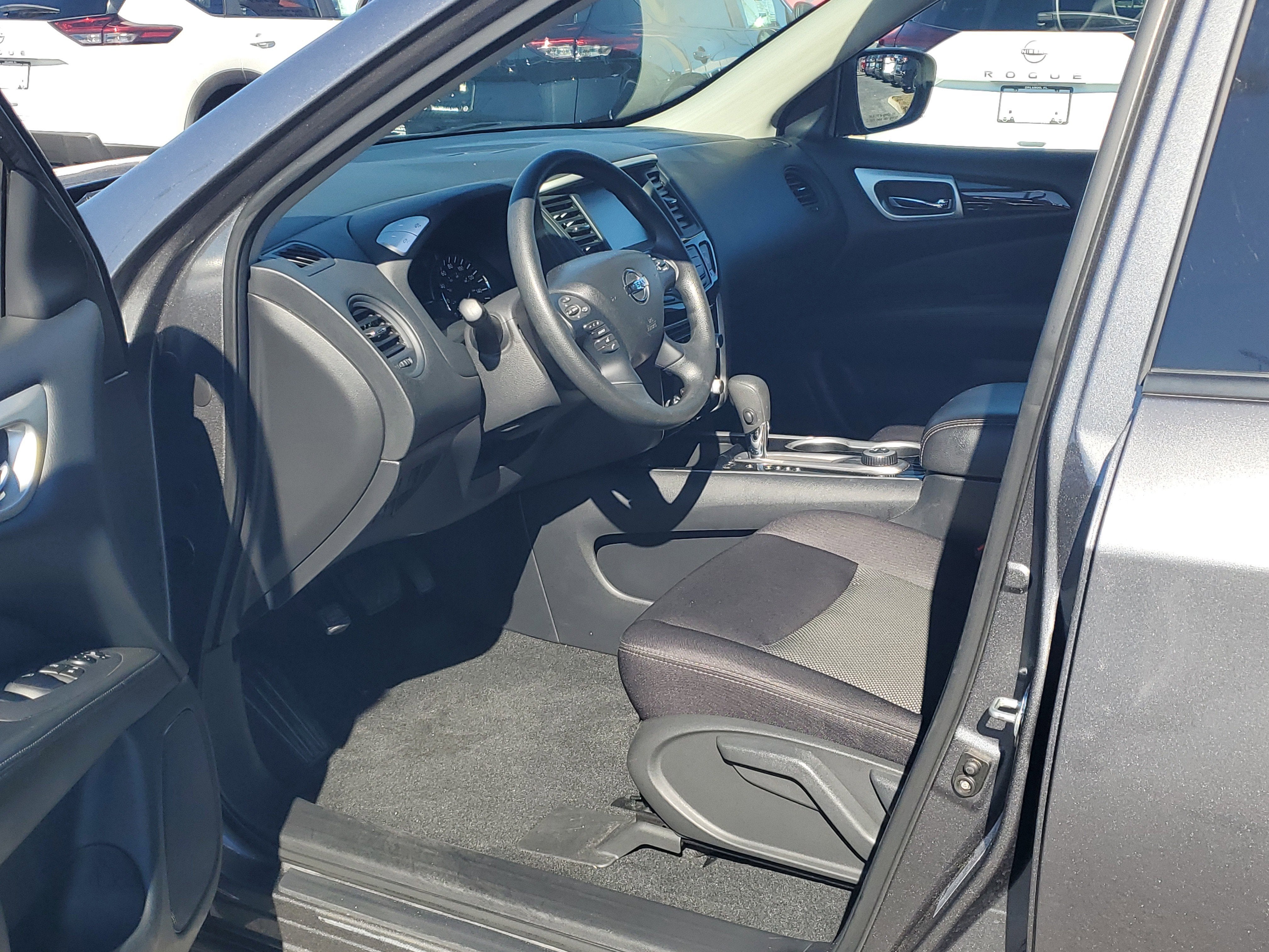 2020 Nissan Pathfinder S