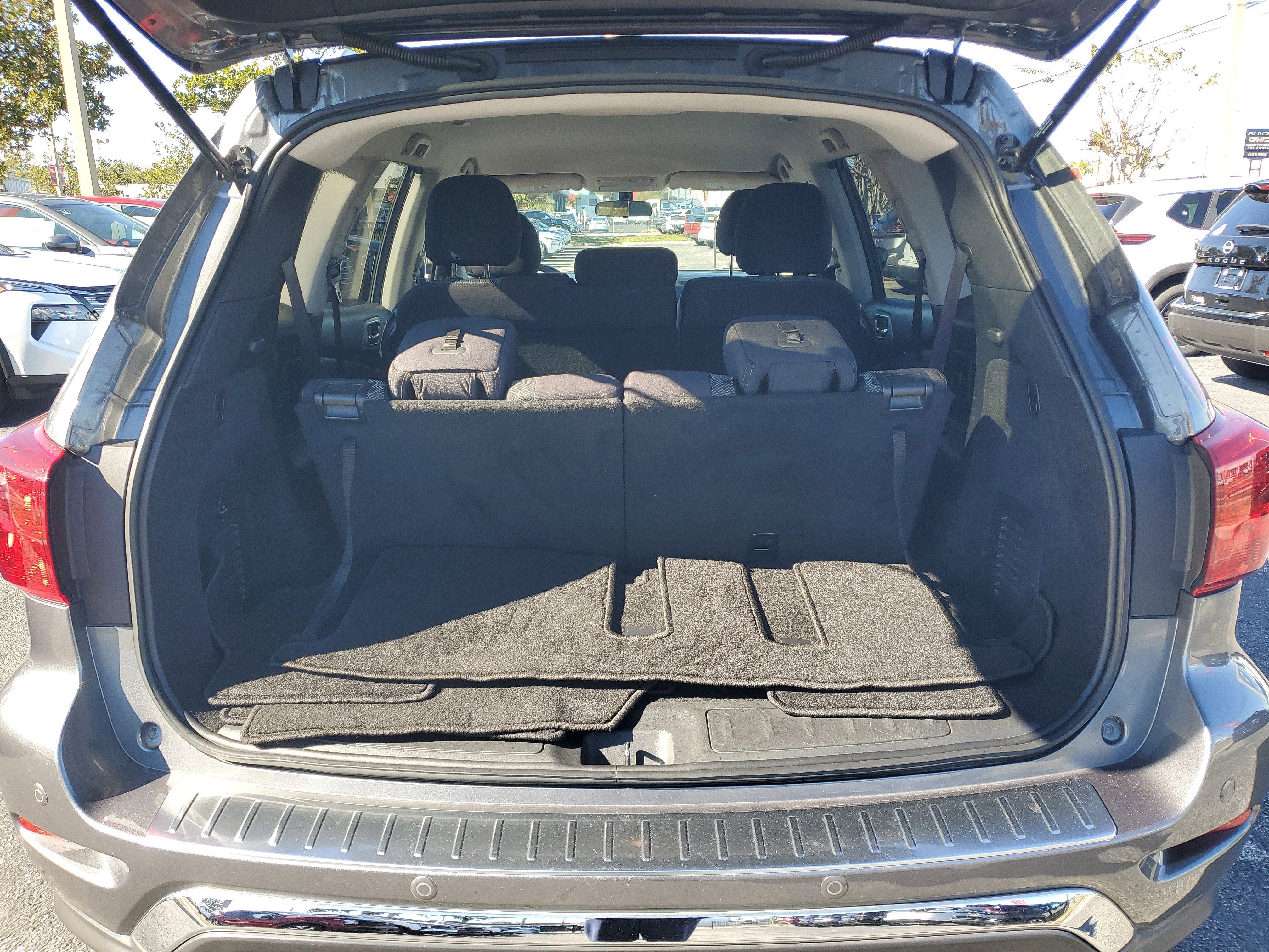 2020 Nissan Pathfinder S