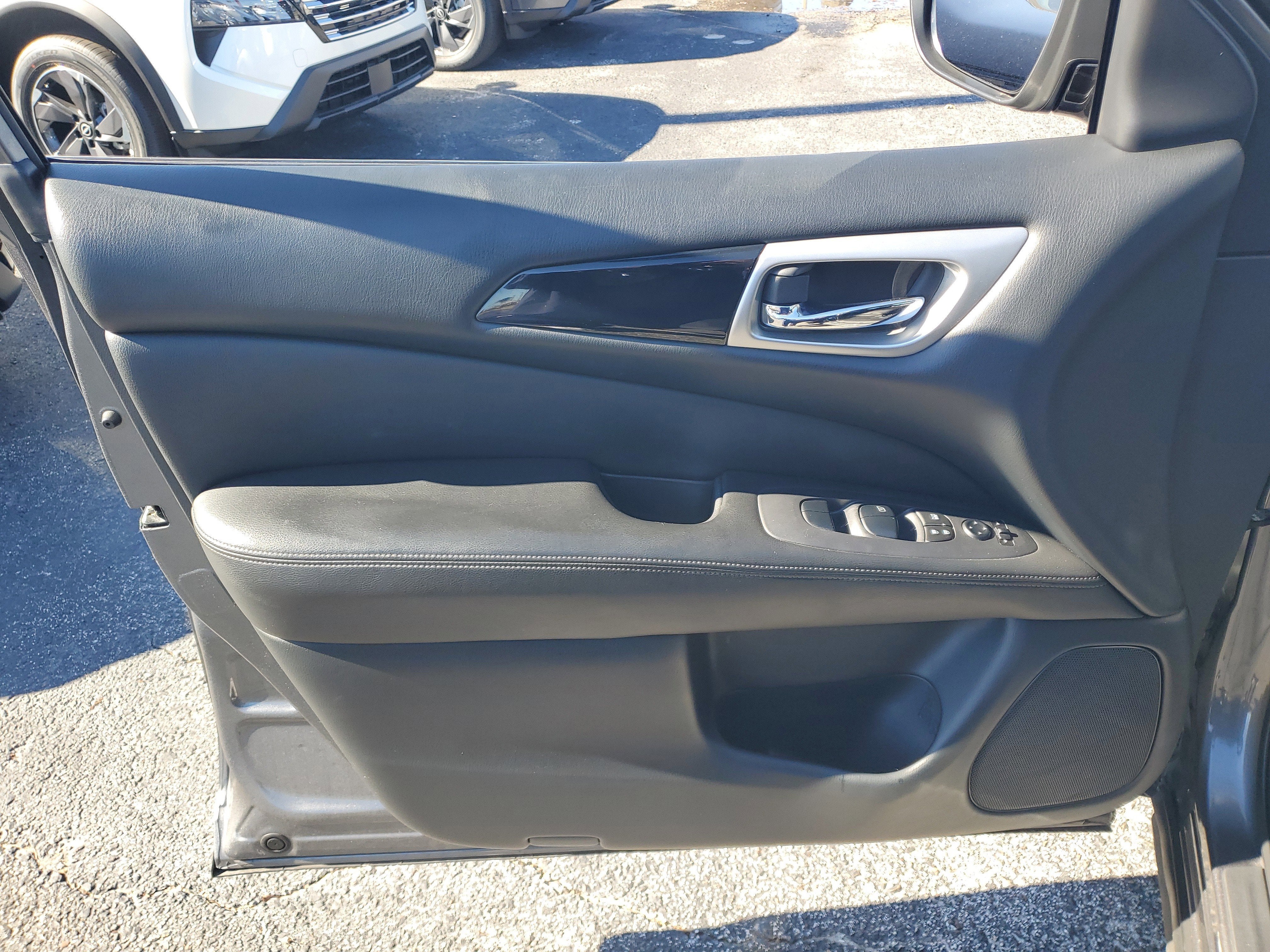 2020 Nissan Pathfinder S